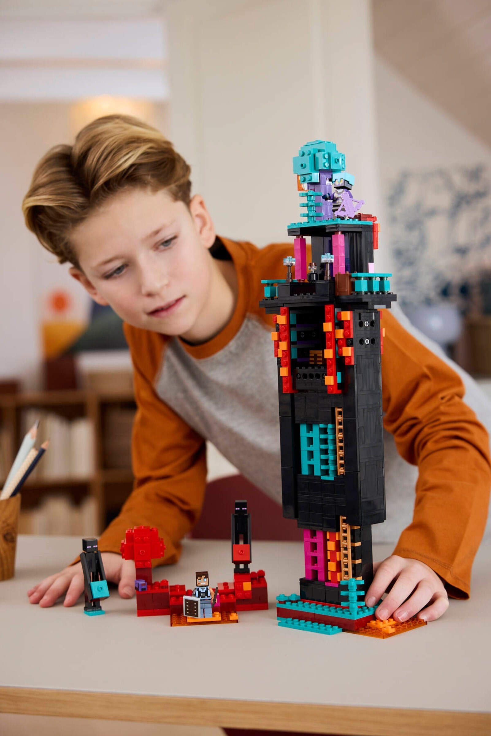 Конструктор LEGO Minecraft 21279 867 дет. - фото 4