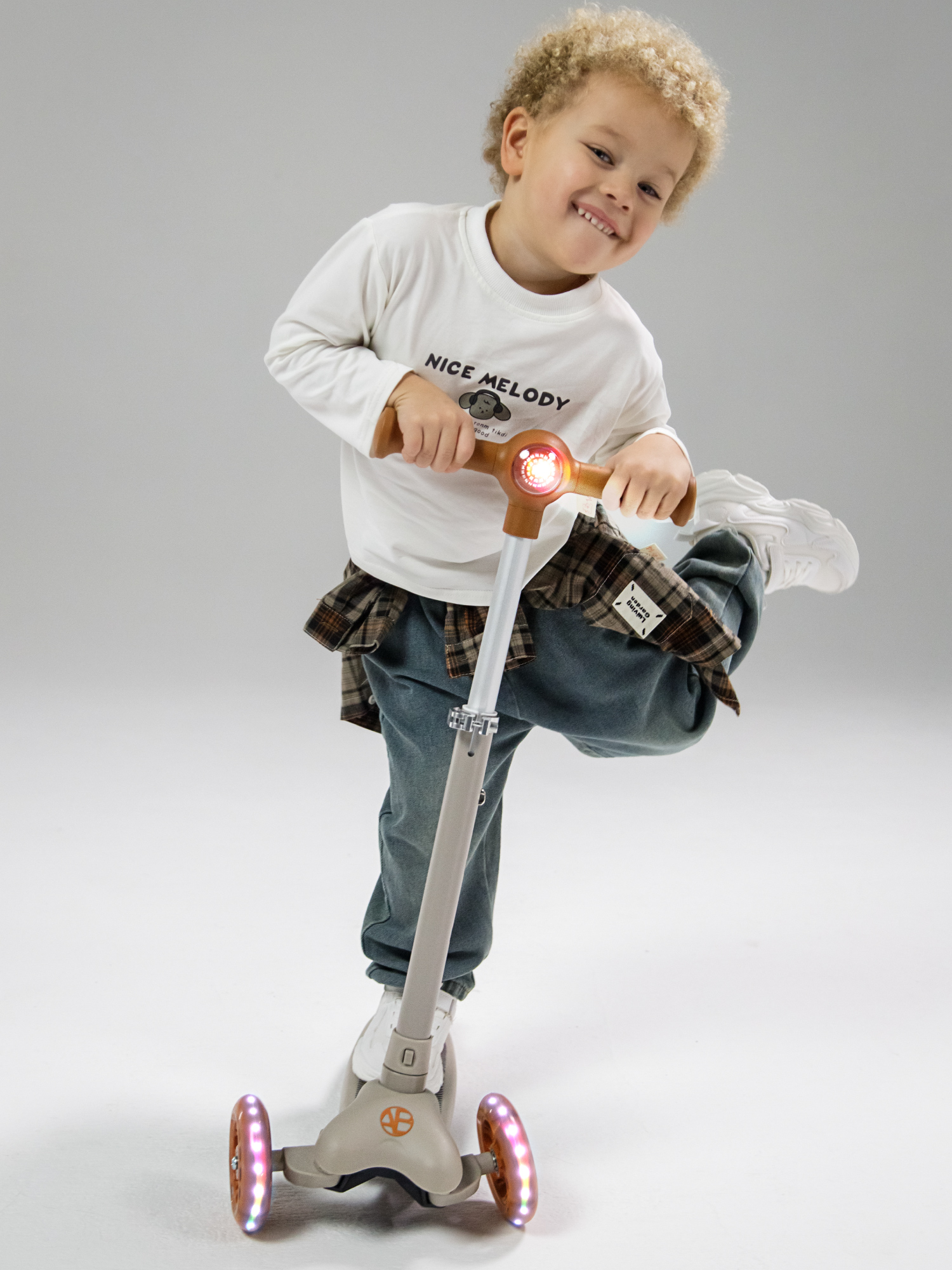 Самокат Amarobaby трехколесный - фото 21