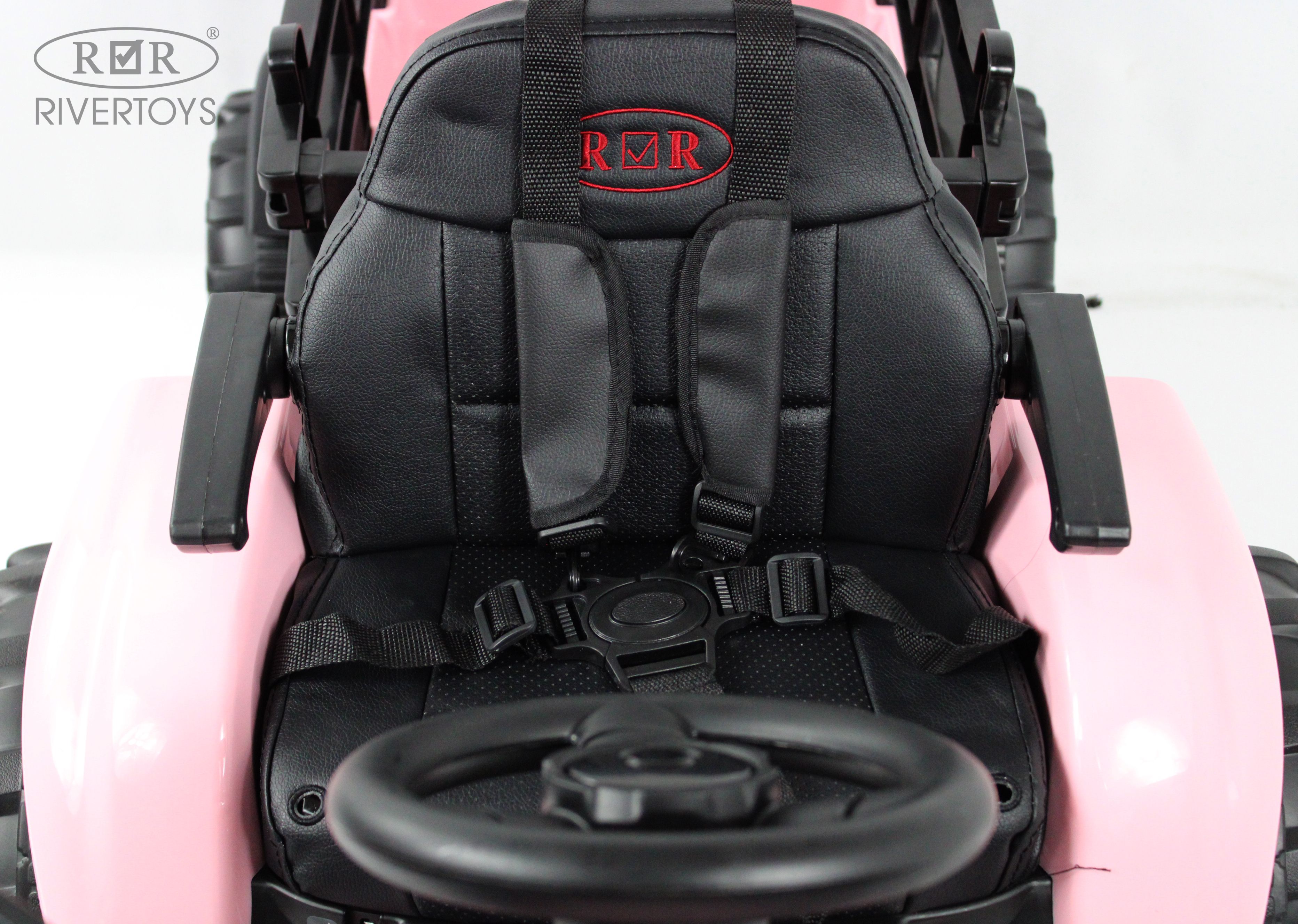 Электромобиль RIVERTOYS O555OO-PINK С пультом ДУ - фото 18