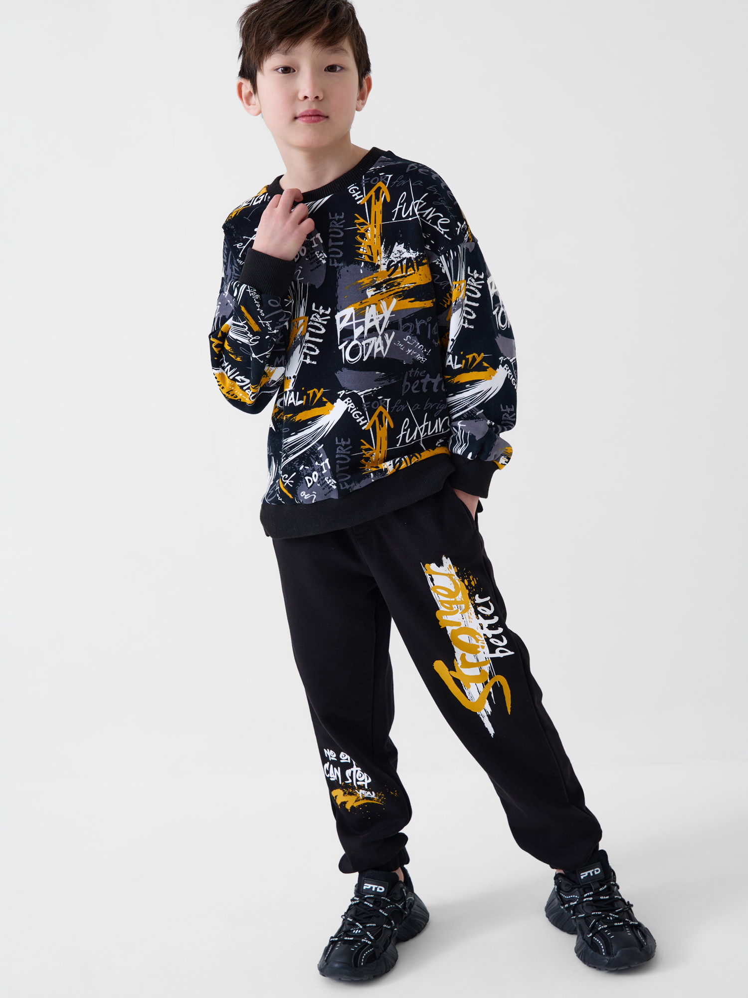 Изображение товара Свитшот и брюки PlayToday Спортивный костюм для мальчика-подростка с принтом