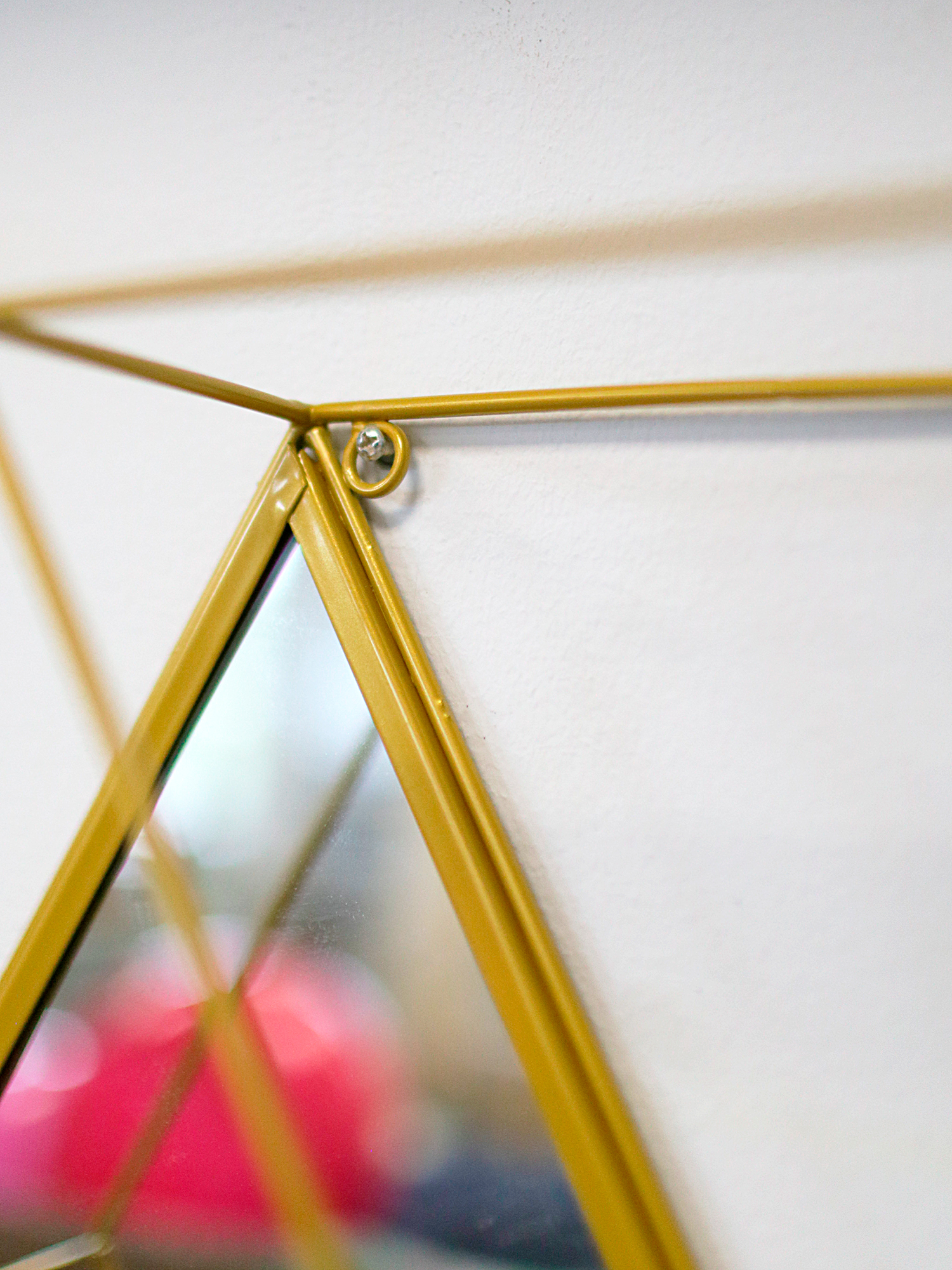 Подвесная полка-вешалка Qwerty Ромб золото 46х10х40 см - фото 6