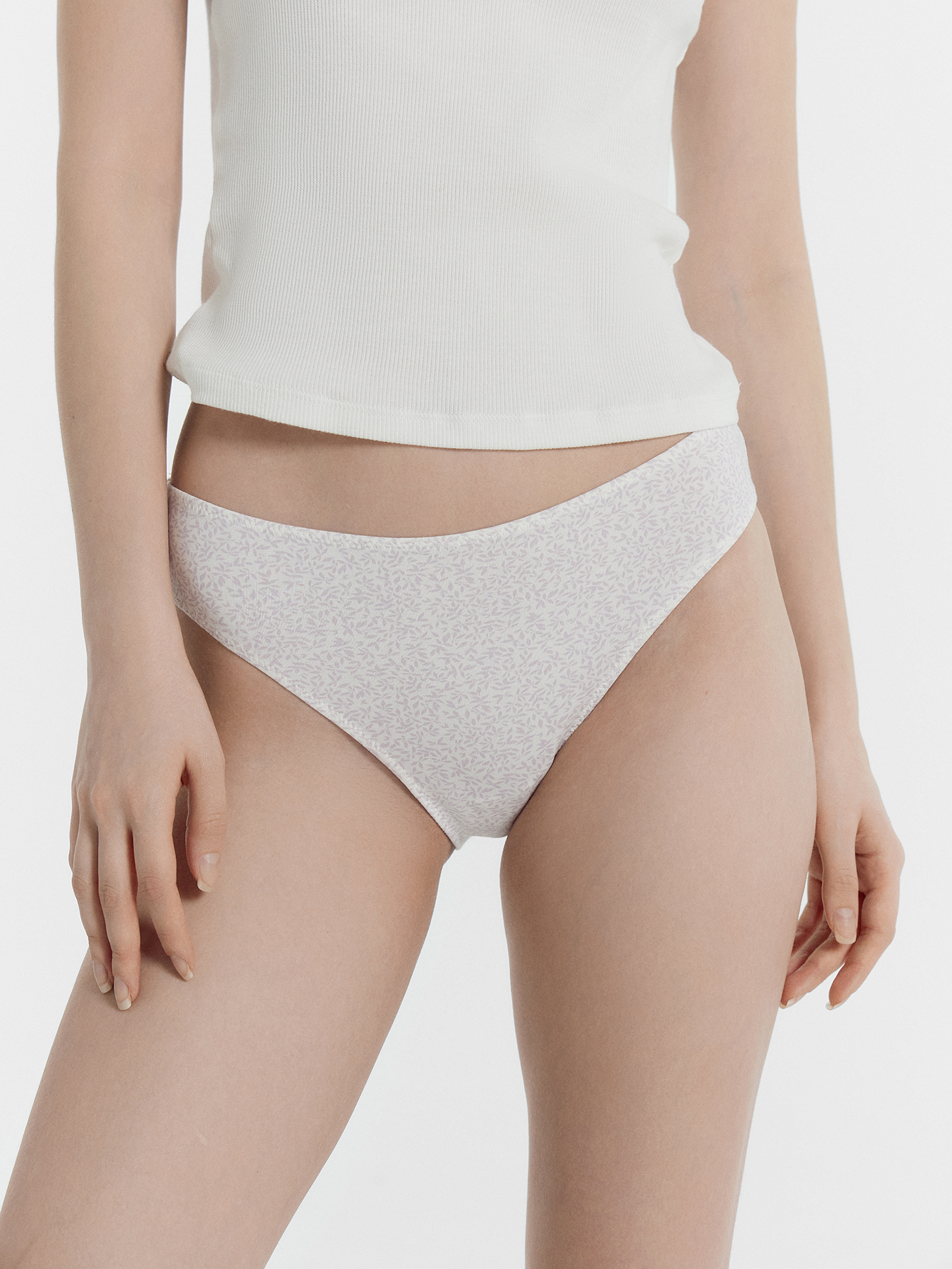 Трусы Mark Formelle (Марк Формэль) 412575/листочки на сумрачно -белом - фото 1