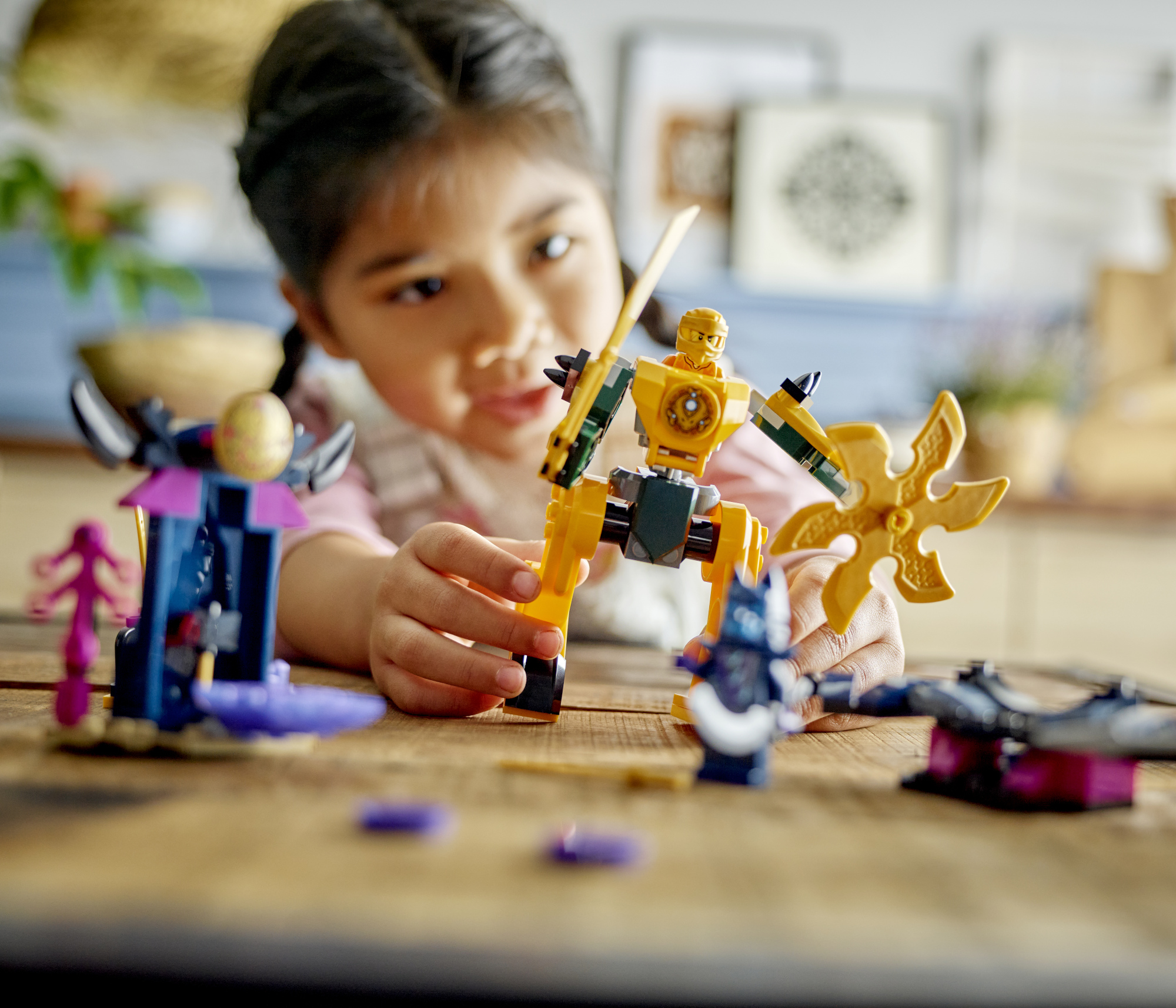 Конструктор LEGO NINJAGO Боевой робот Арина 104 дет. - фото 6