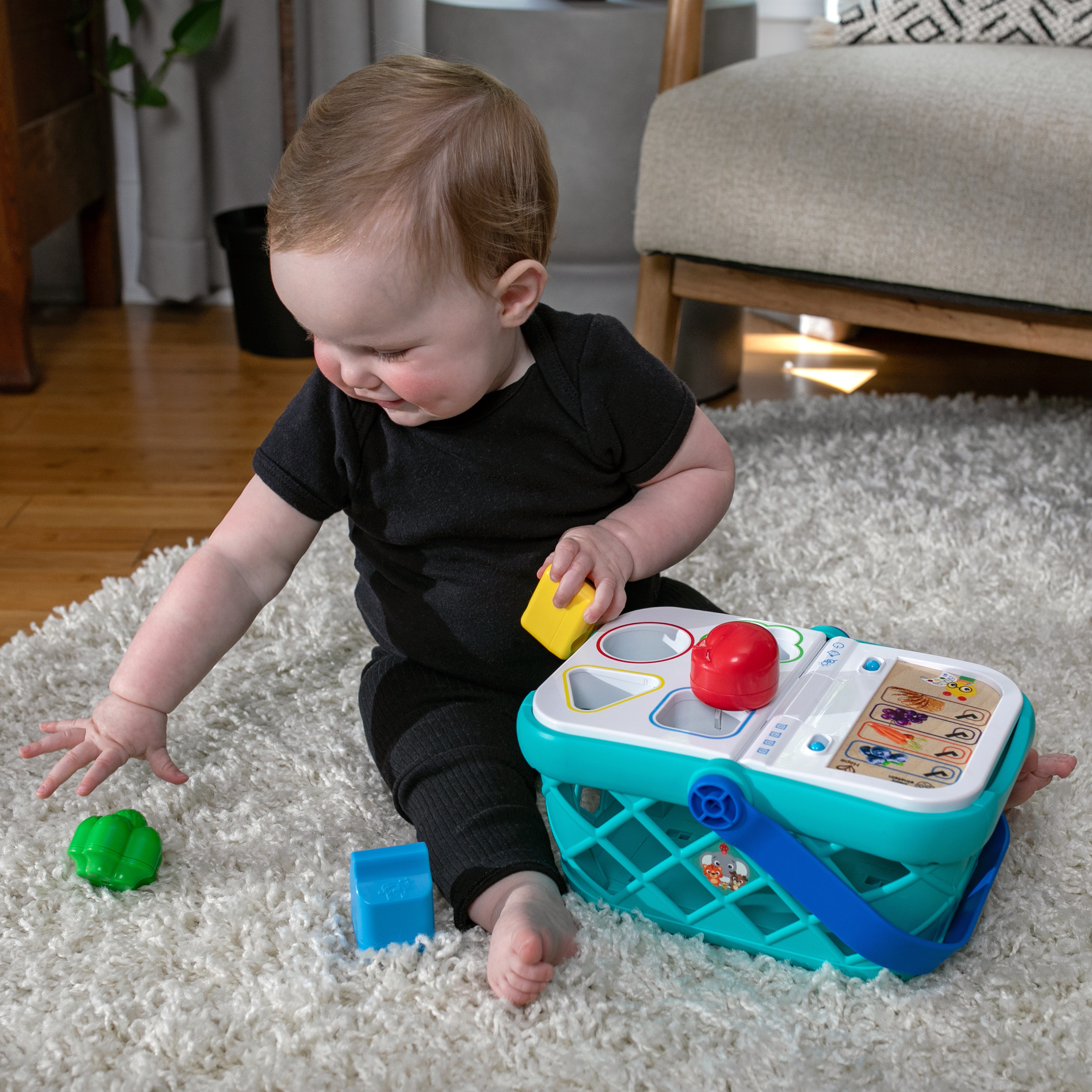 Игровой набор Hape продукты, прилавок, касса, тележки и корзинки - фото 2
