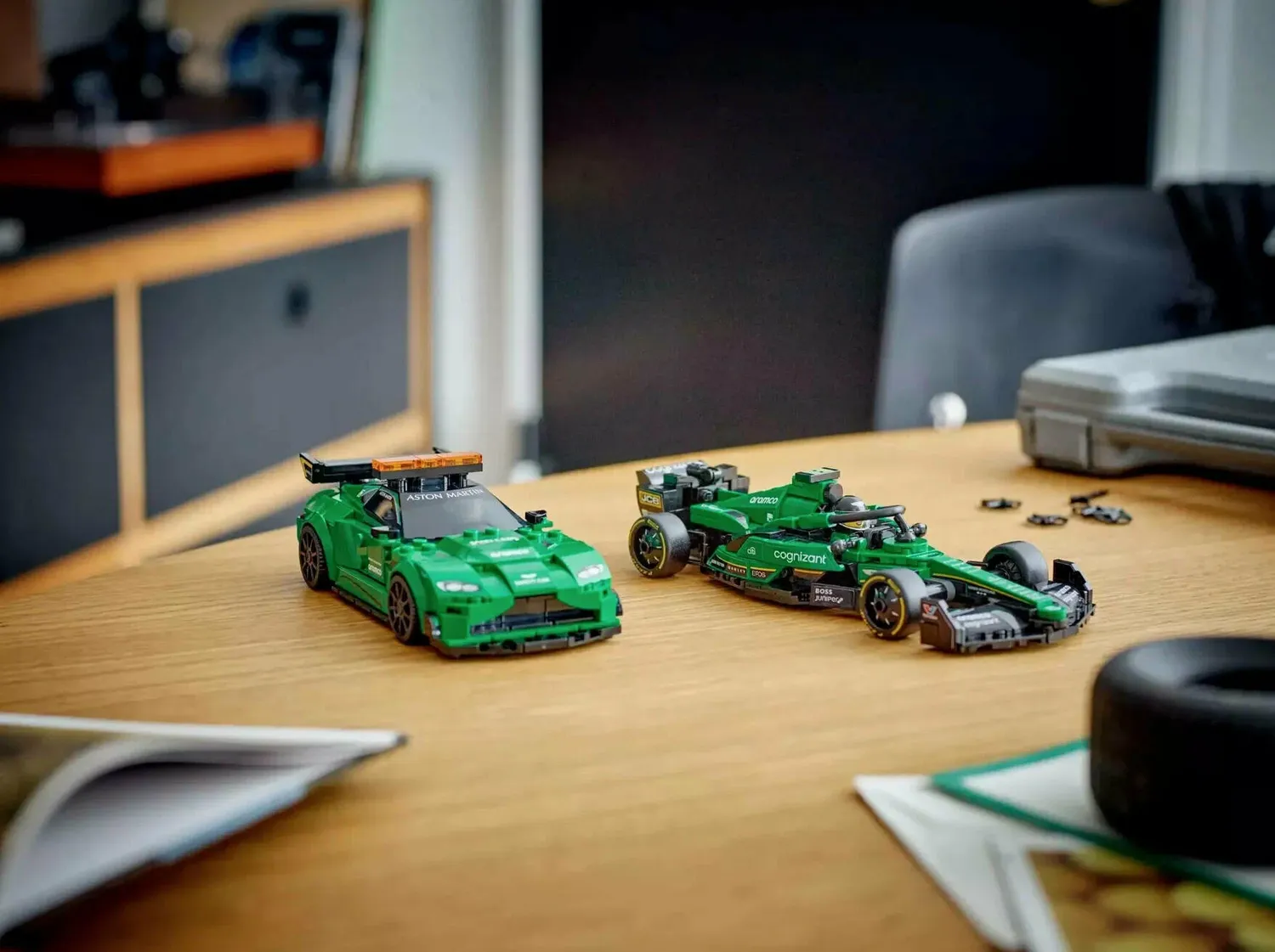 Конструктор LEGO Speed Champions 76925 554 дет. - фото 9
