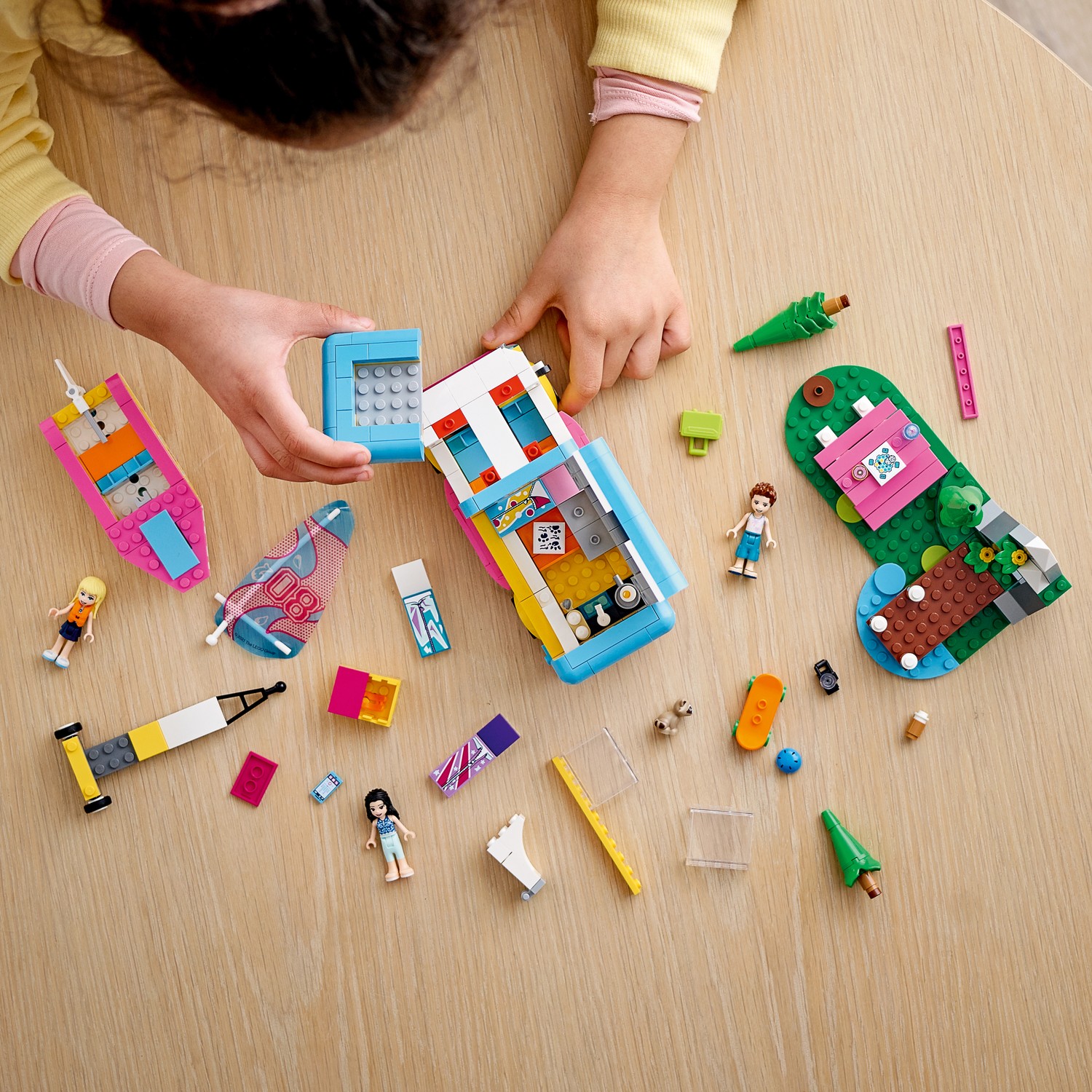 Конструктор LEGO Friends Лесной дом на колесах и лодка - фото 8