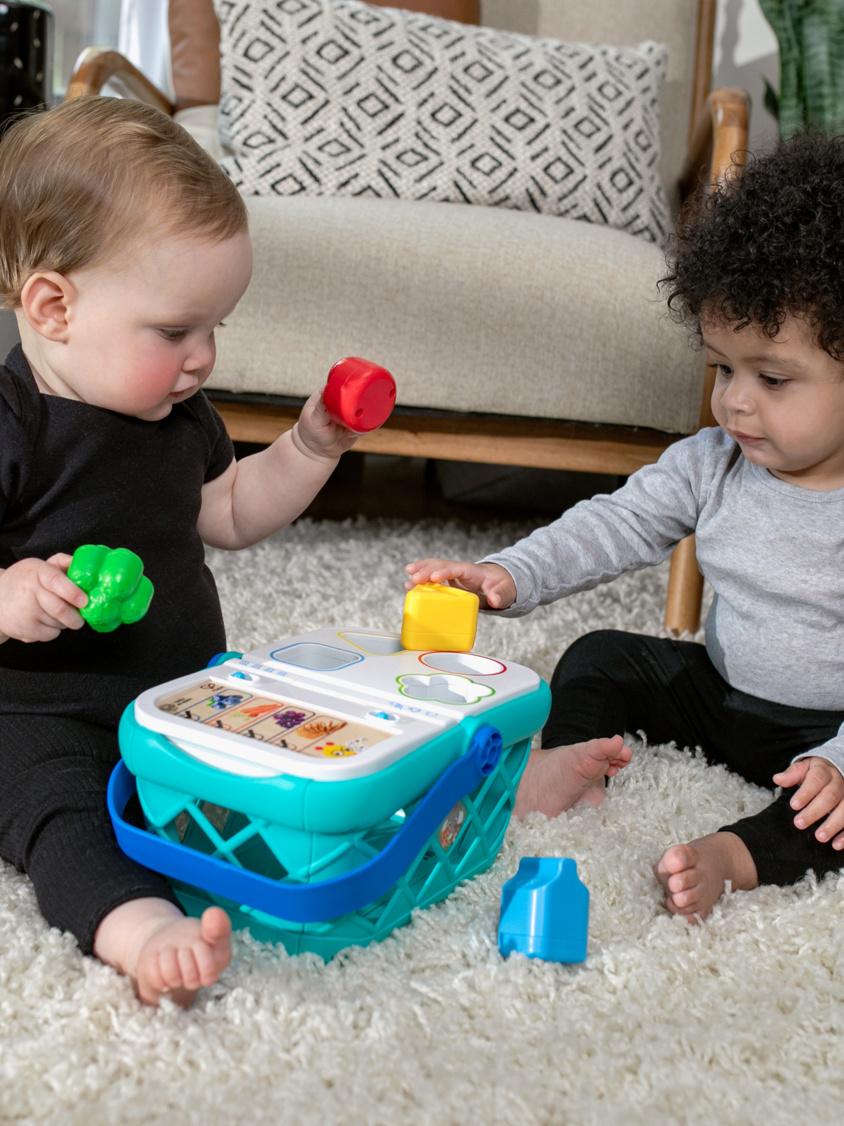 Игровой набор Hape продукты, прилавок, касса, тележки и корзинки - фото 1