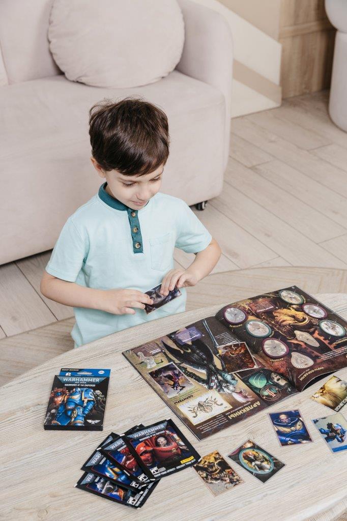 Набор коллекционных наклеек Panini WARHAMMER 40000 12 пакетиков в экоблистере - фото 9