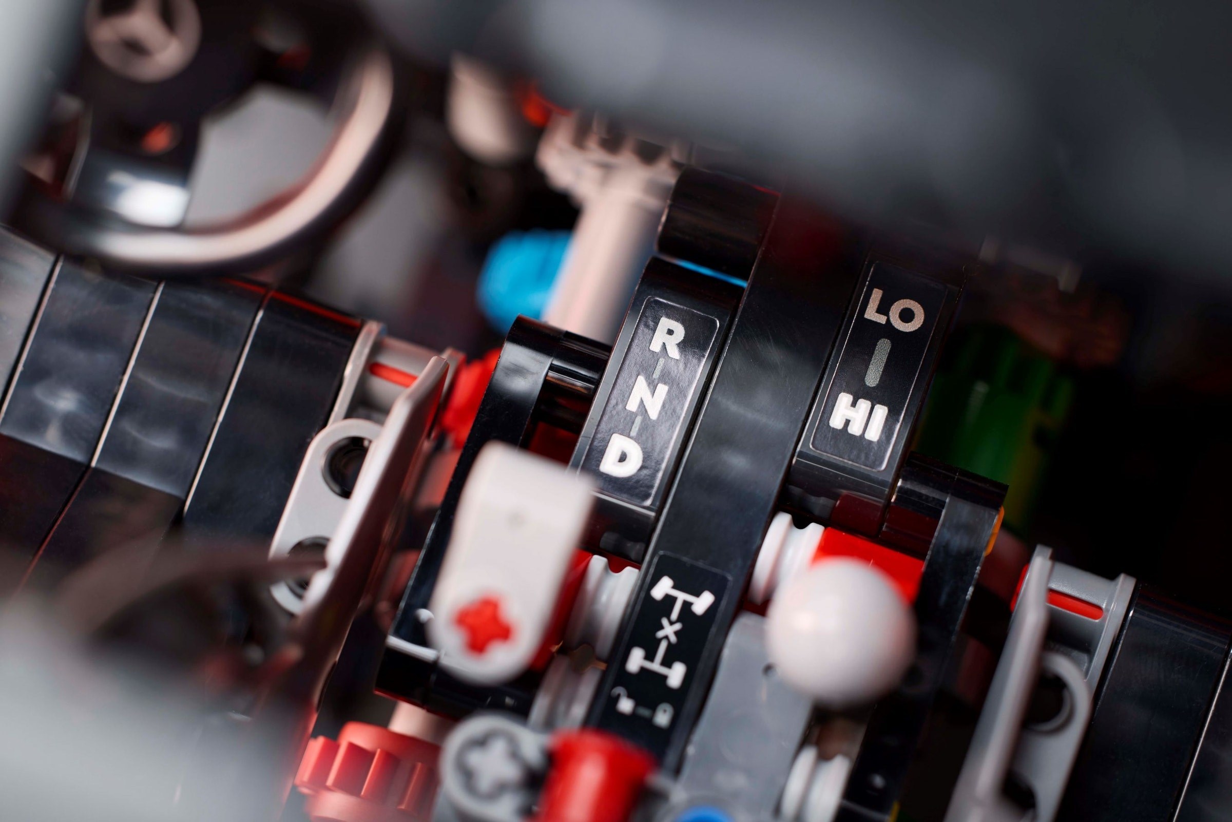 Конструктор LEGO Technic 42177 2891 дет. - фото 6