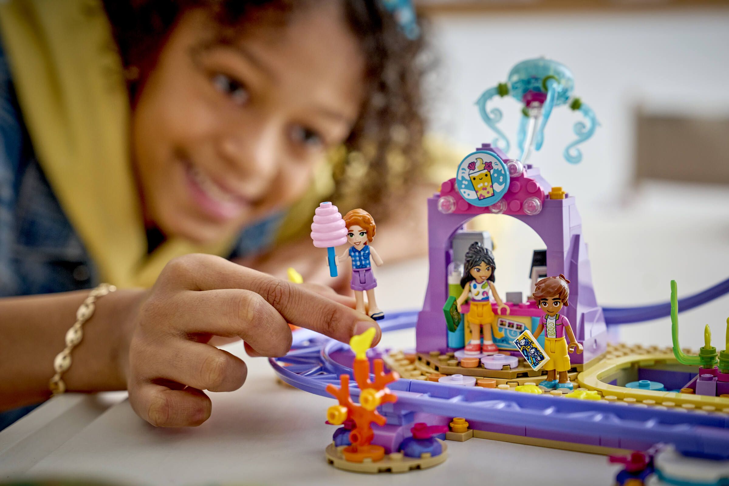 Конструктор LEGO Friends Американские горки Русалки 864 дет. - фото 14