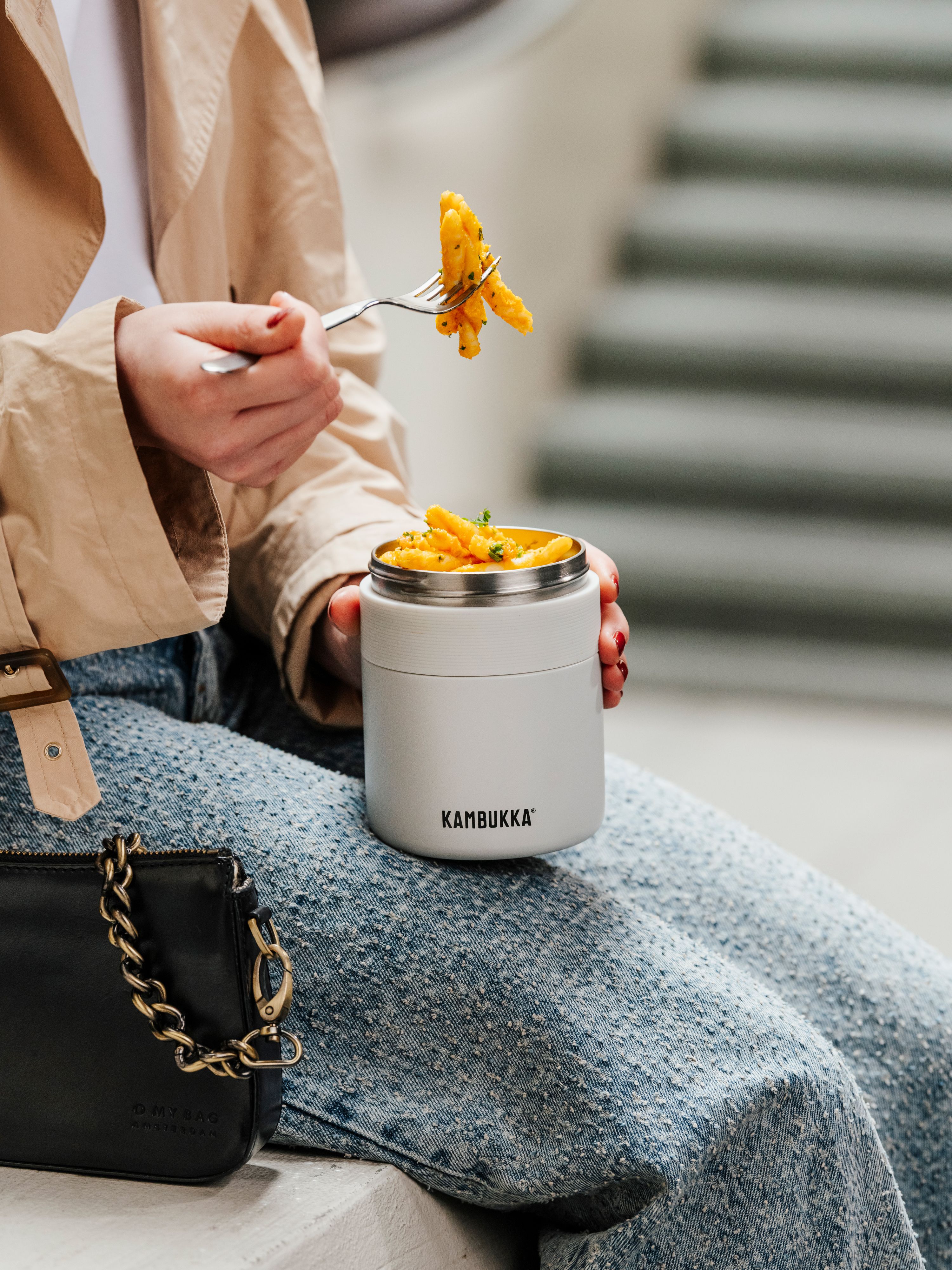 Ланч-бокс с вакуумной изоляцией Kambukka Bora 600мл белый 11-06013 - фото 4