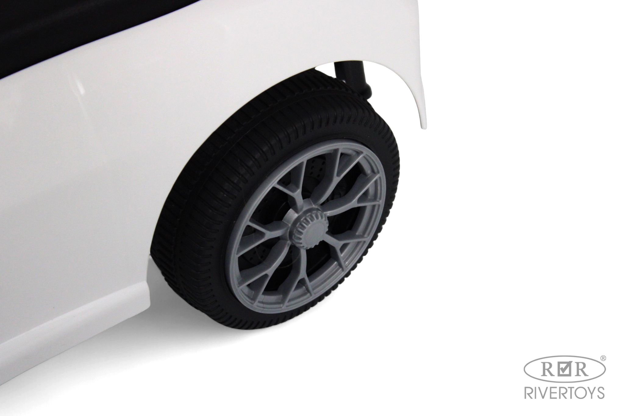 Каталка RIVERTOYS Z004ZZ-T-WHITE белый - фото 8