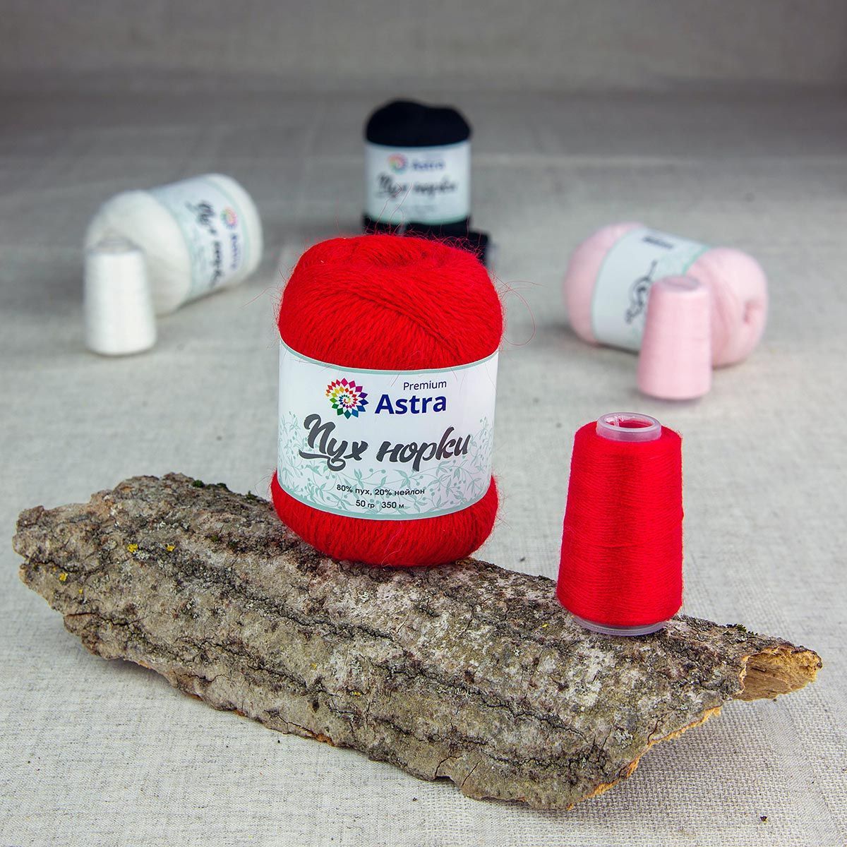 Пряжа Astra Premium Пух норки Mink yarn воздушная с ворсом 50 г 290 м 010 ярко-красный 1 моток - фото 14