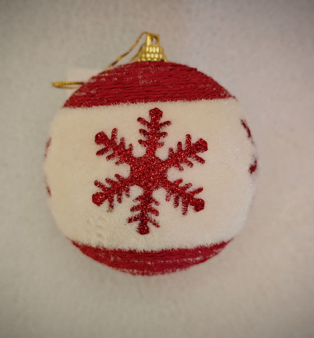Украшение ёлочное Магия праздника Шар красный со снежинкой - фото 1