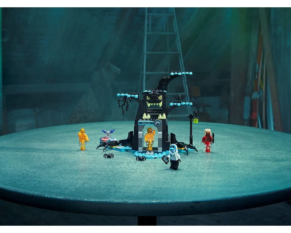 Изображение товара Конструктор LEGO Hidden Side 70427 175 дет. Изображение товара Конструктор LEGO Hidden Side 70427 175 дет.