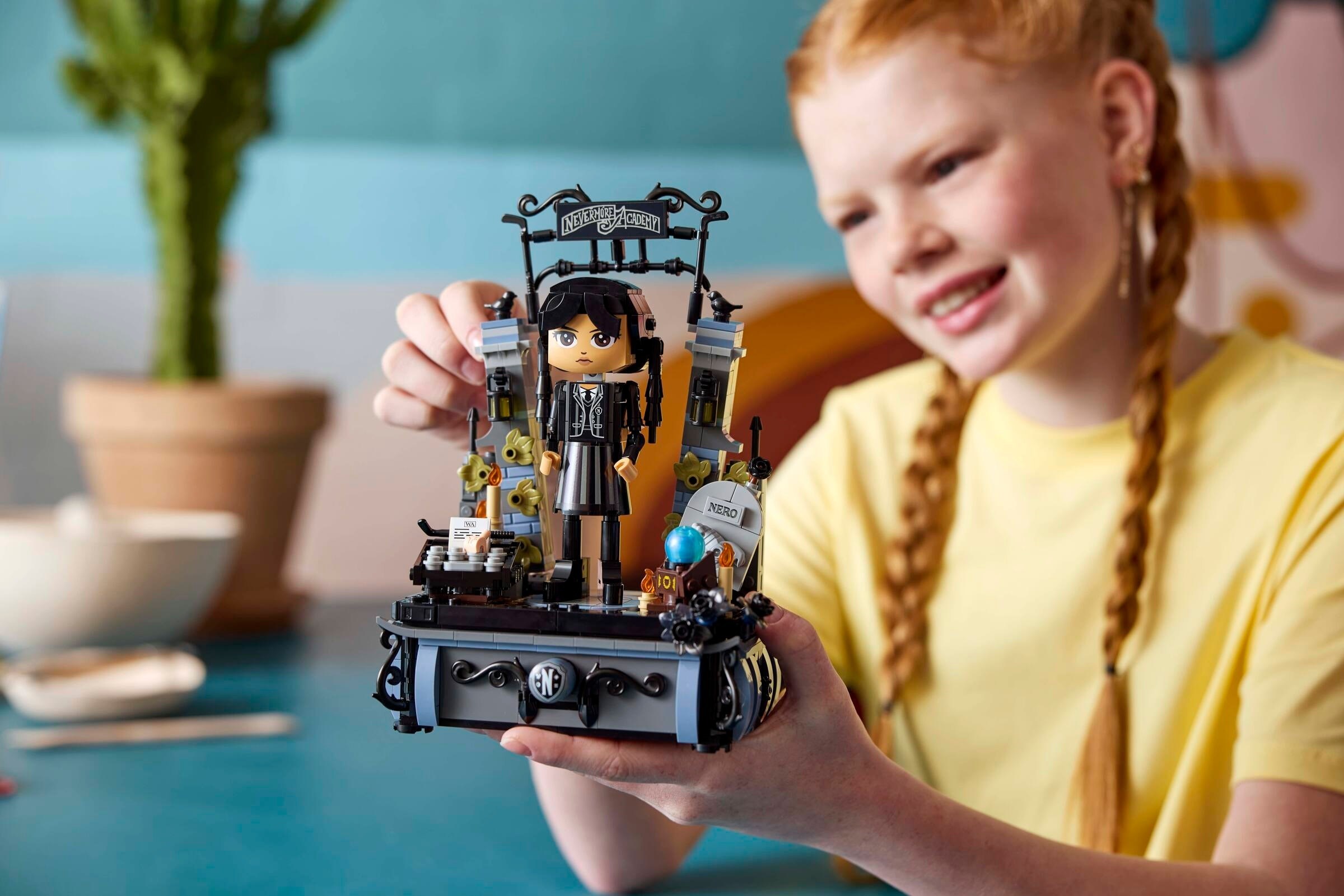 Конструктор LEGO Ideas 76780 702 дет. - фото 4