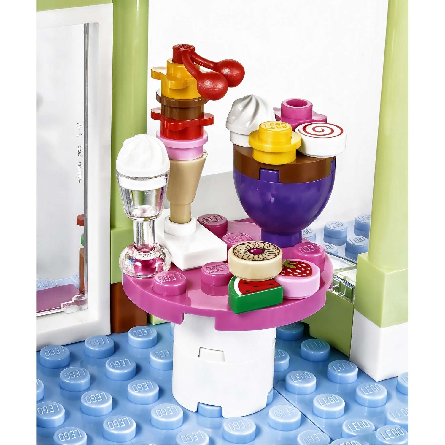 Конструктор LEGO Friends Магазин замороженных йогуртов блочный - фото 11