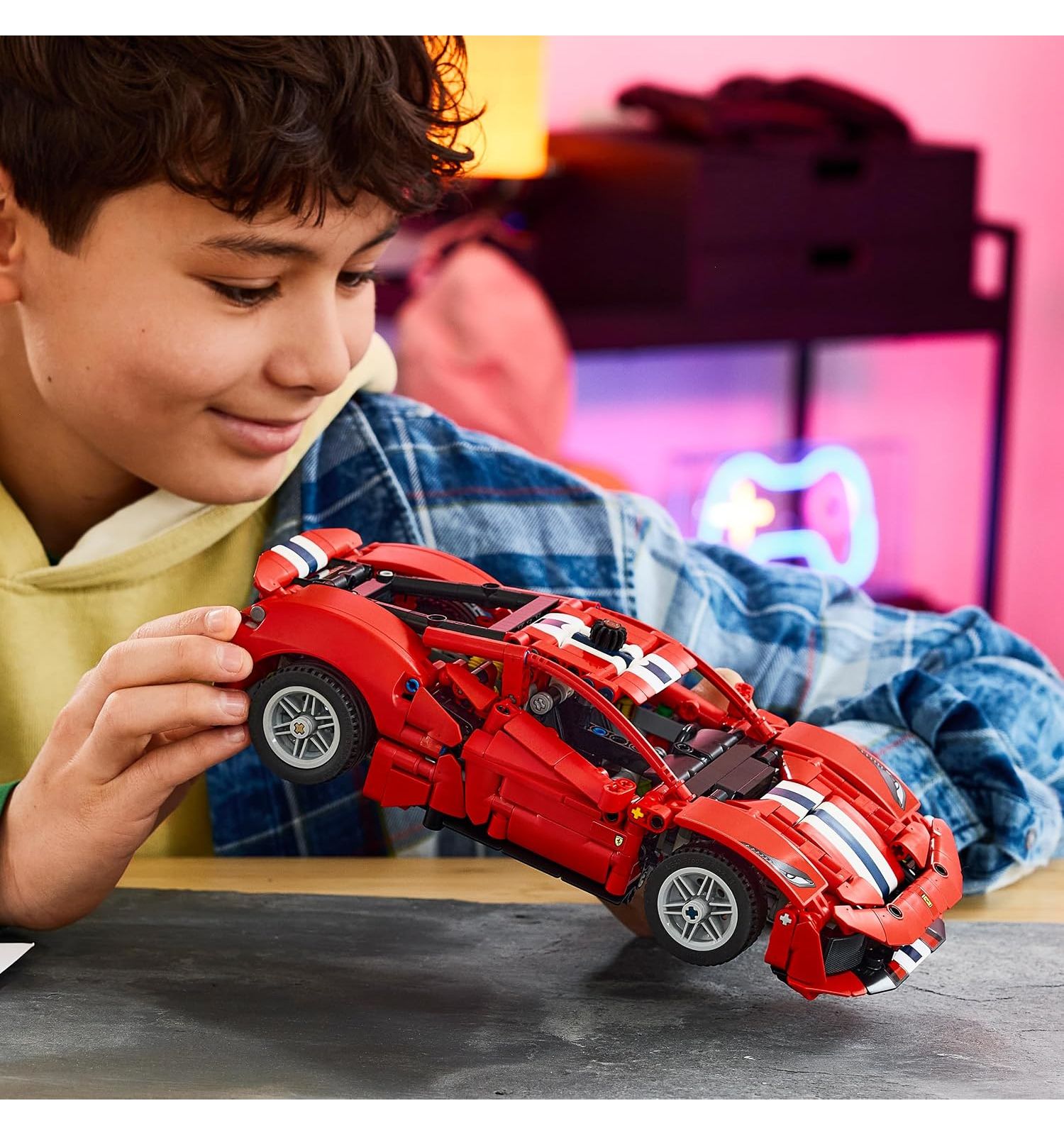 Конструктор LEGO Technic Ferrari 488 Pista 882 дет. - фото 10