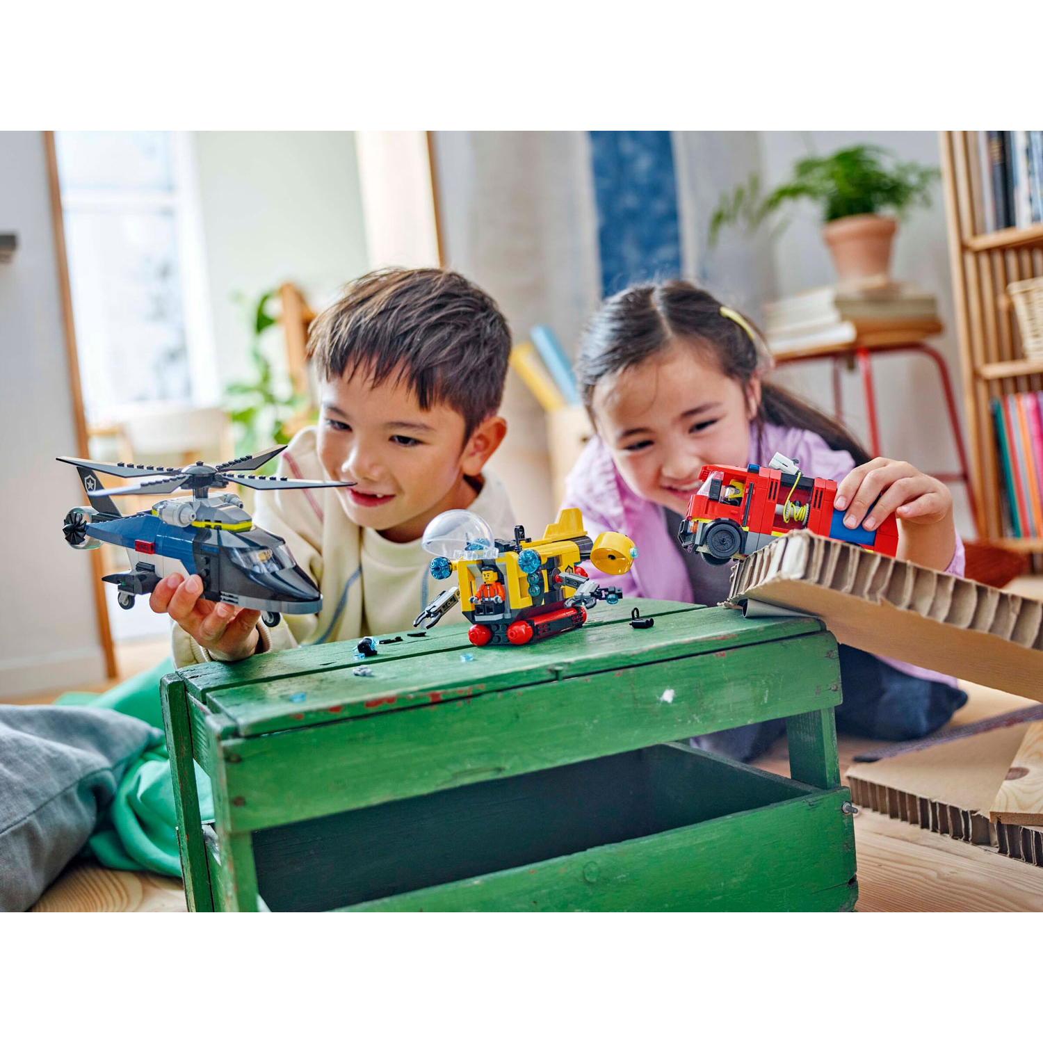 Конструктор LEGO City Вертолёт,пожарная машина,лодка блочный - фото 8