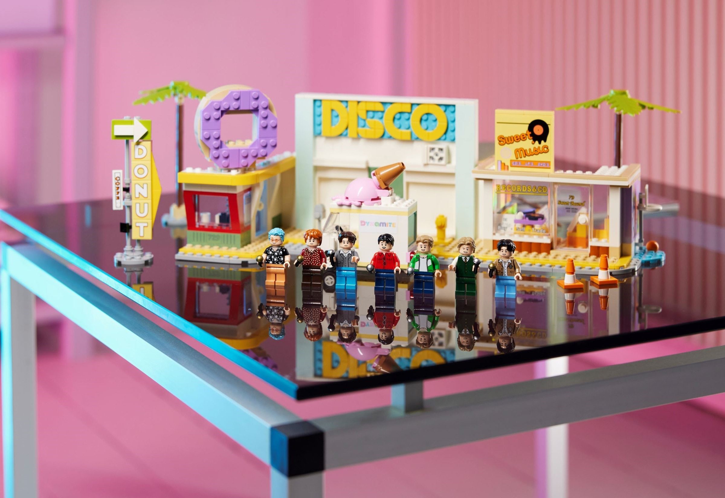 Конструктор LEGO Ideas 21339 749 дет. - фото 5