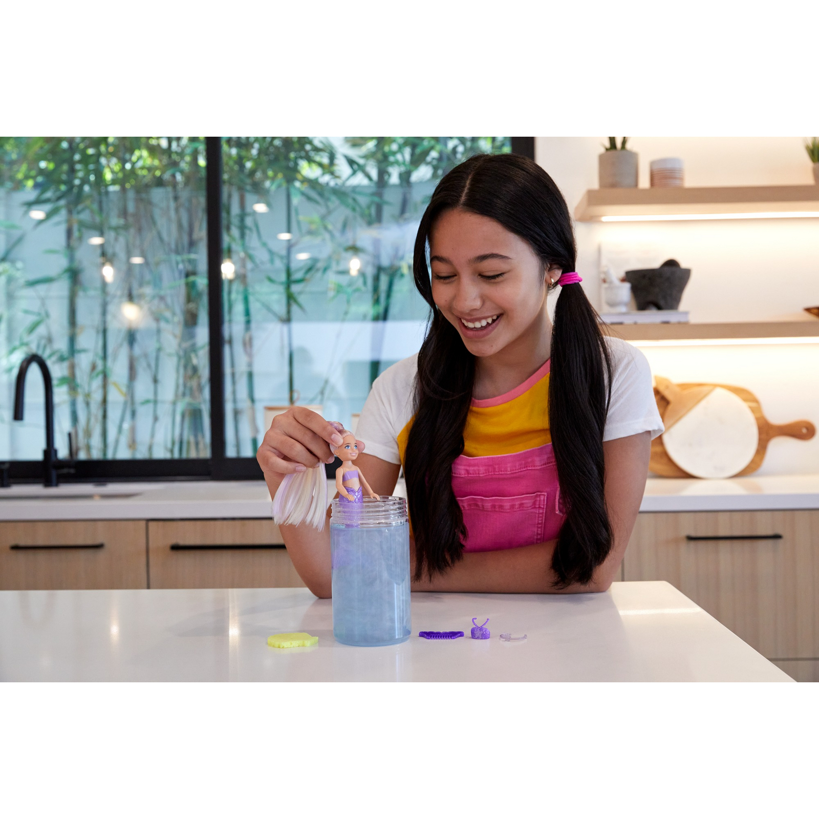 Кукла мини Barbie Color Reveal HCC75 - фото 10