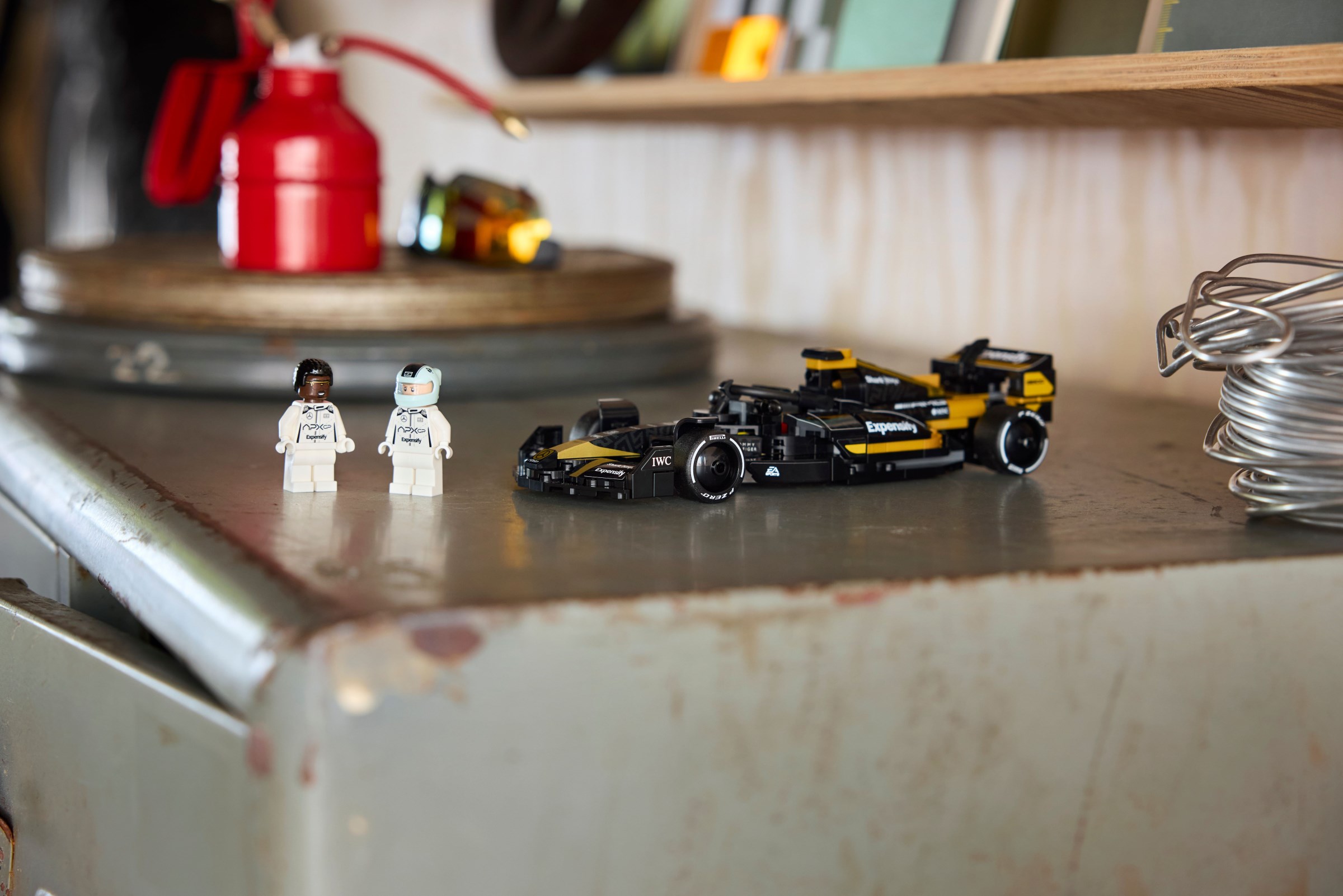 Конструктор LEGO Speed Champions 268 дет. - фото 11