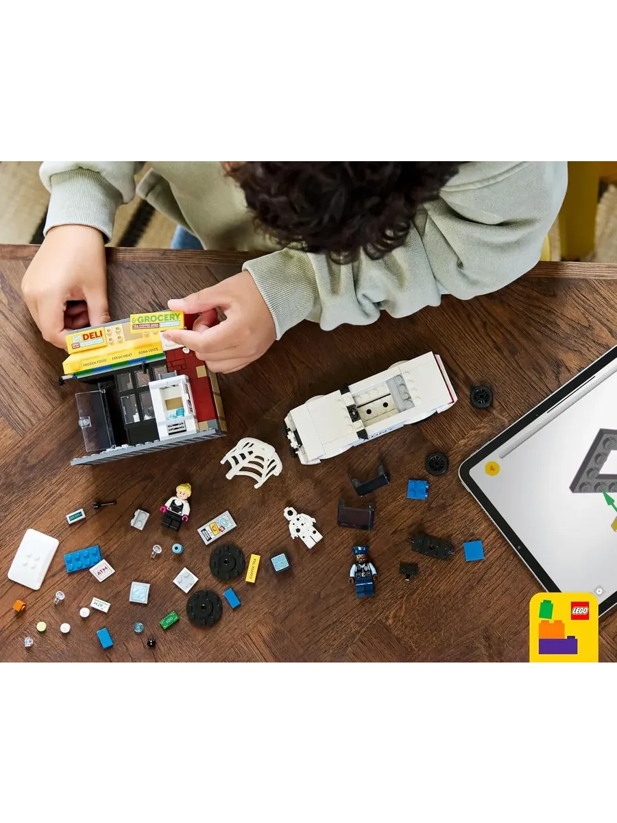 Конструктор LEGO Marvel Super Heroes Паутина Вселенных 375 дет. - фото 7