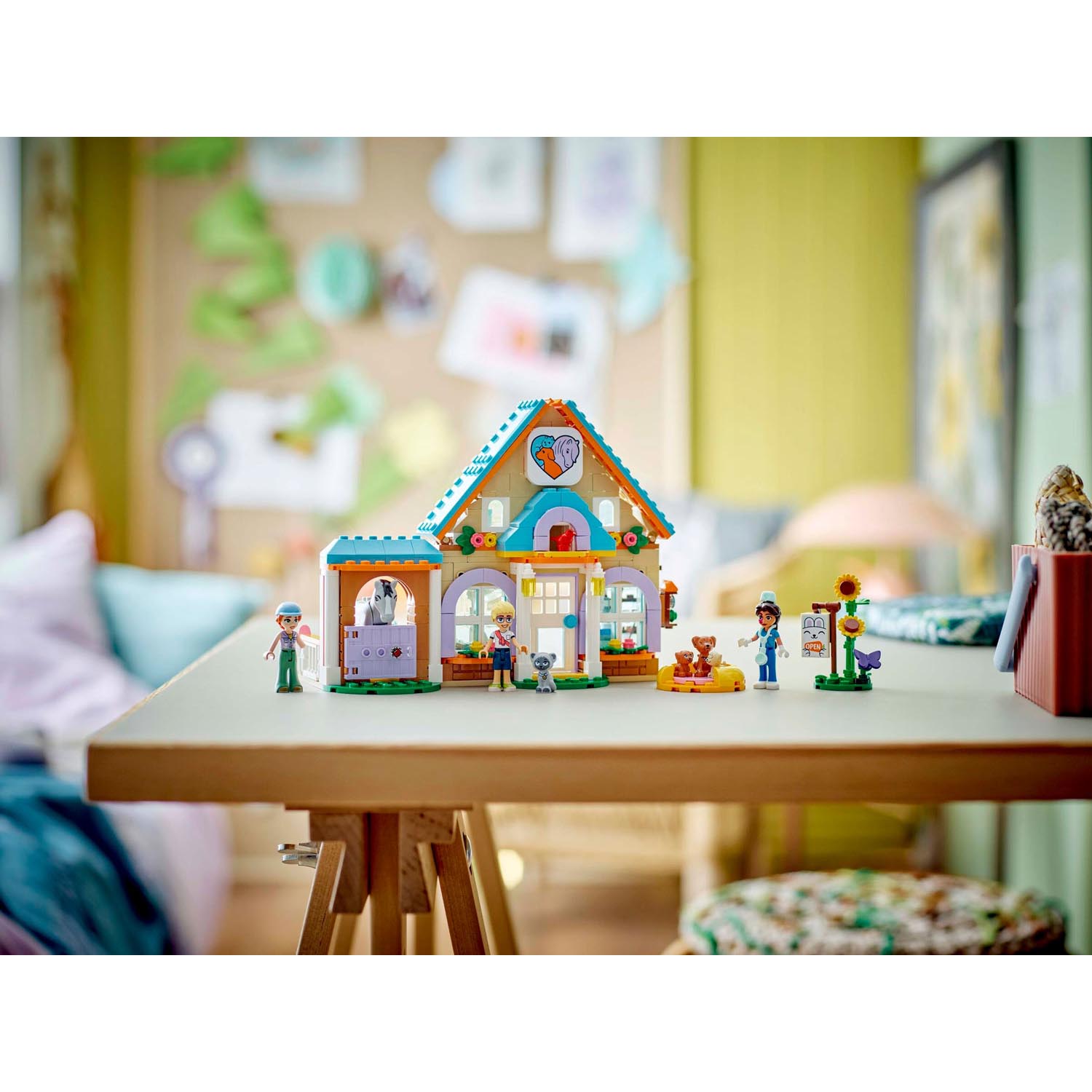 Конструктор LEGO Friends Ветеринарная клиника 428 дет. - фото 3