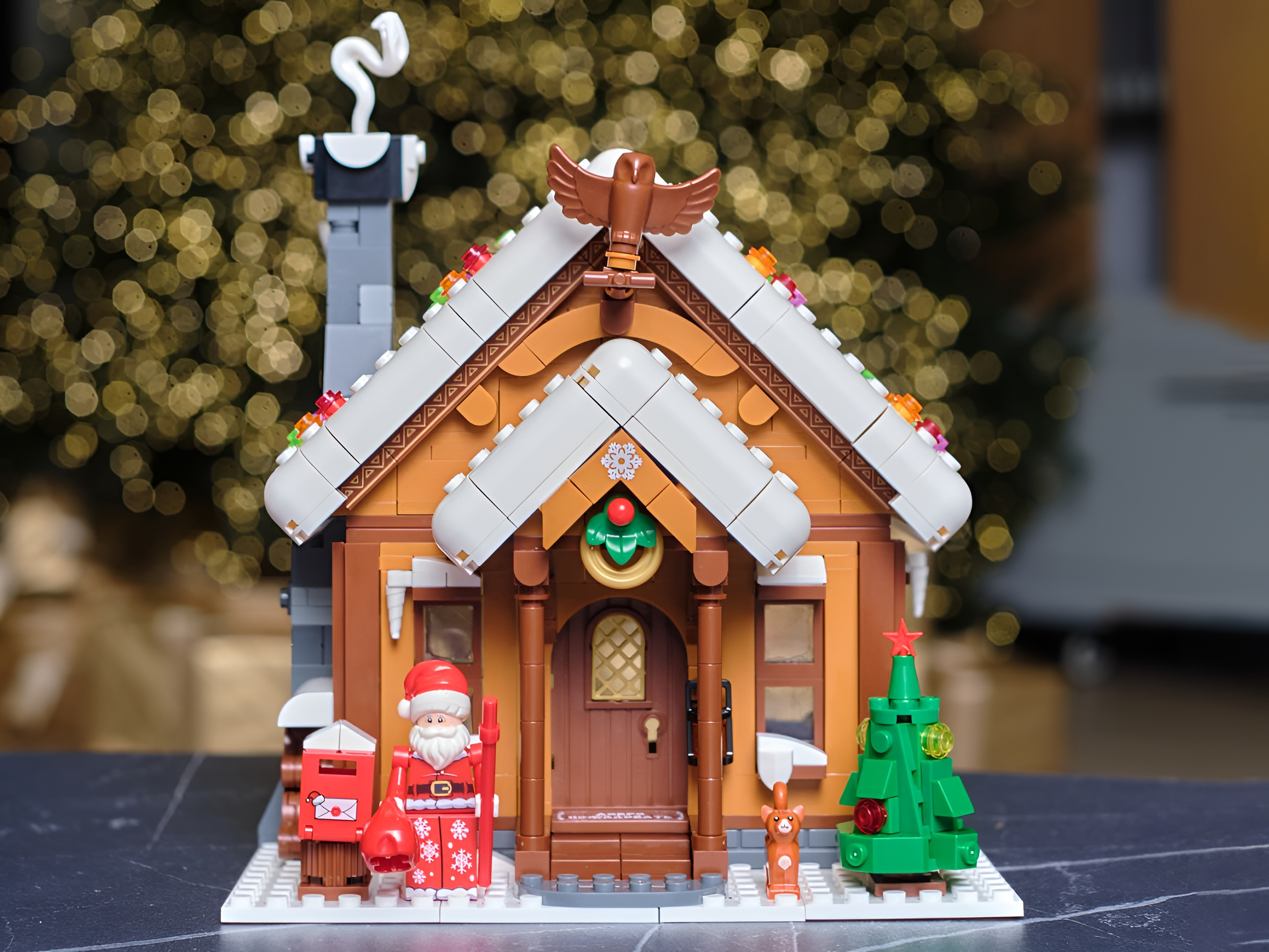 Конструктор brick labs Дом Деда Мороза 923 дет. - фото 1