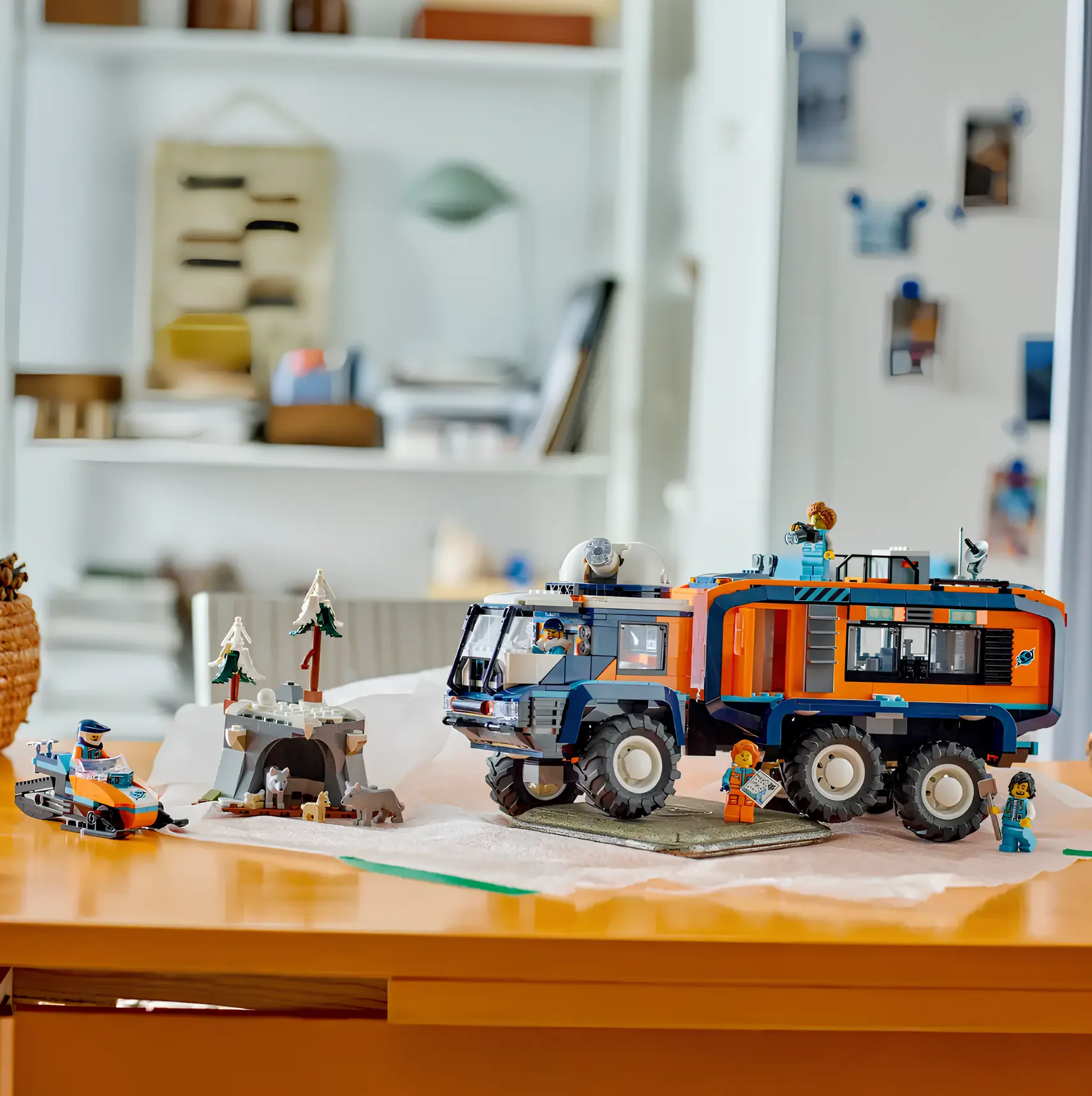 Конструктор LEGO City 60471 1064 дет. - фото 6