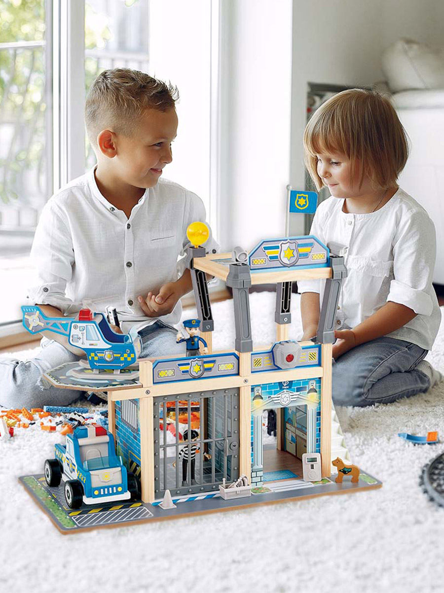 Игрушка Hape Полицейский - фото 2