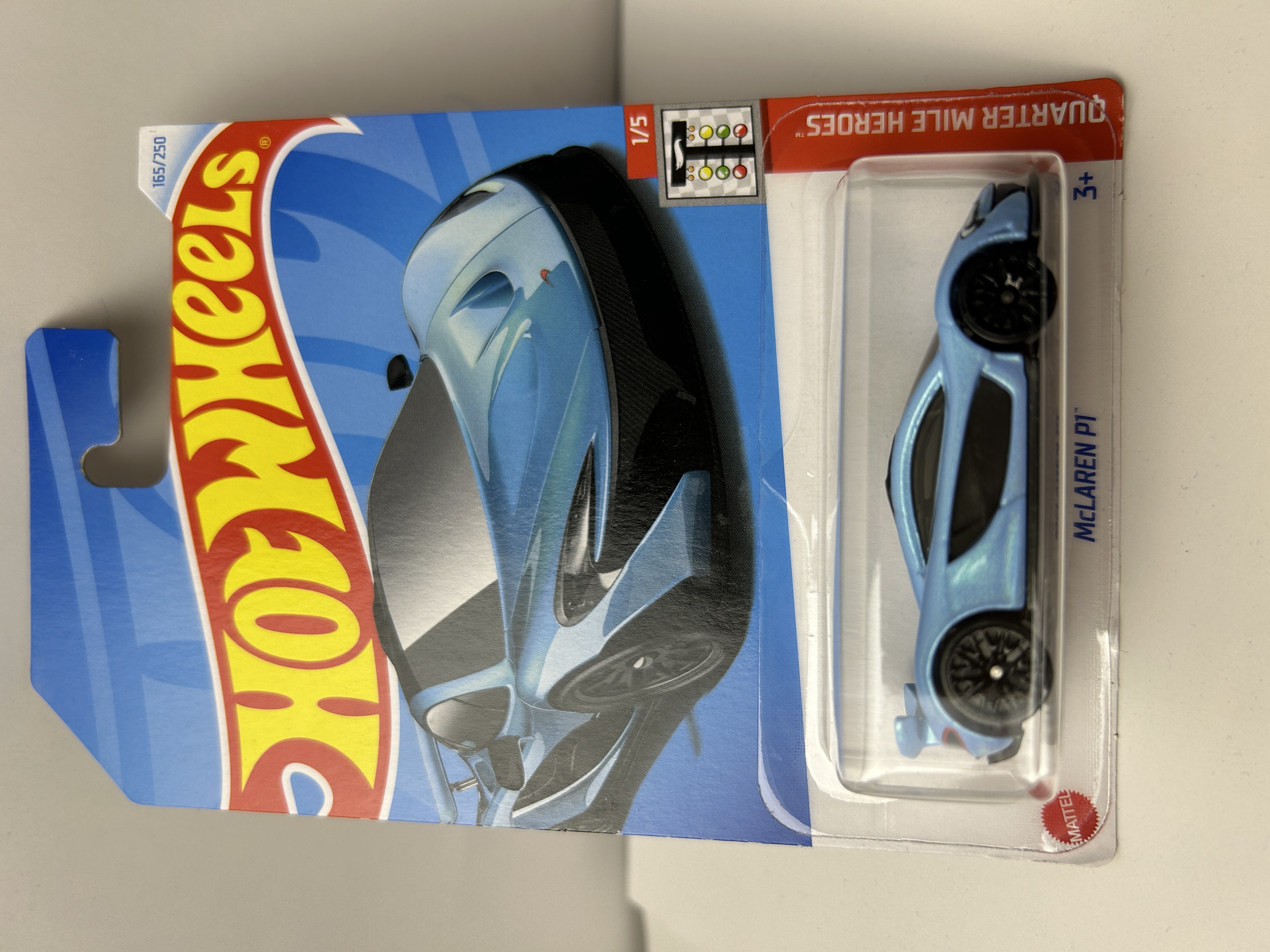 Автомобиль Hot Wheels McLaren P1 серия Quarter mile heroes 1:64 01421 - фото 1