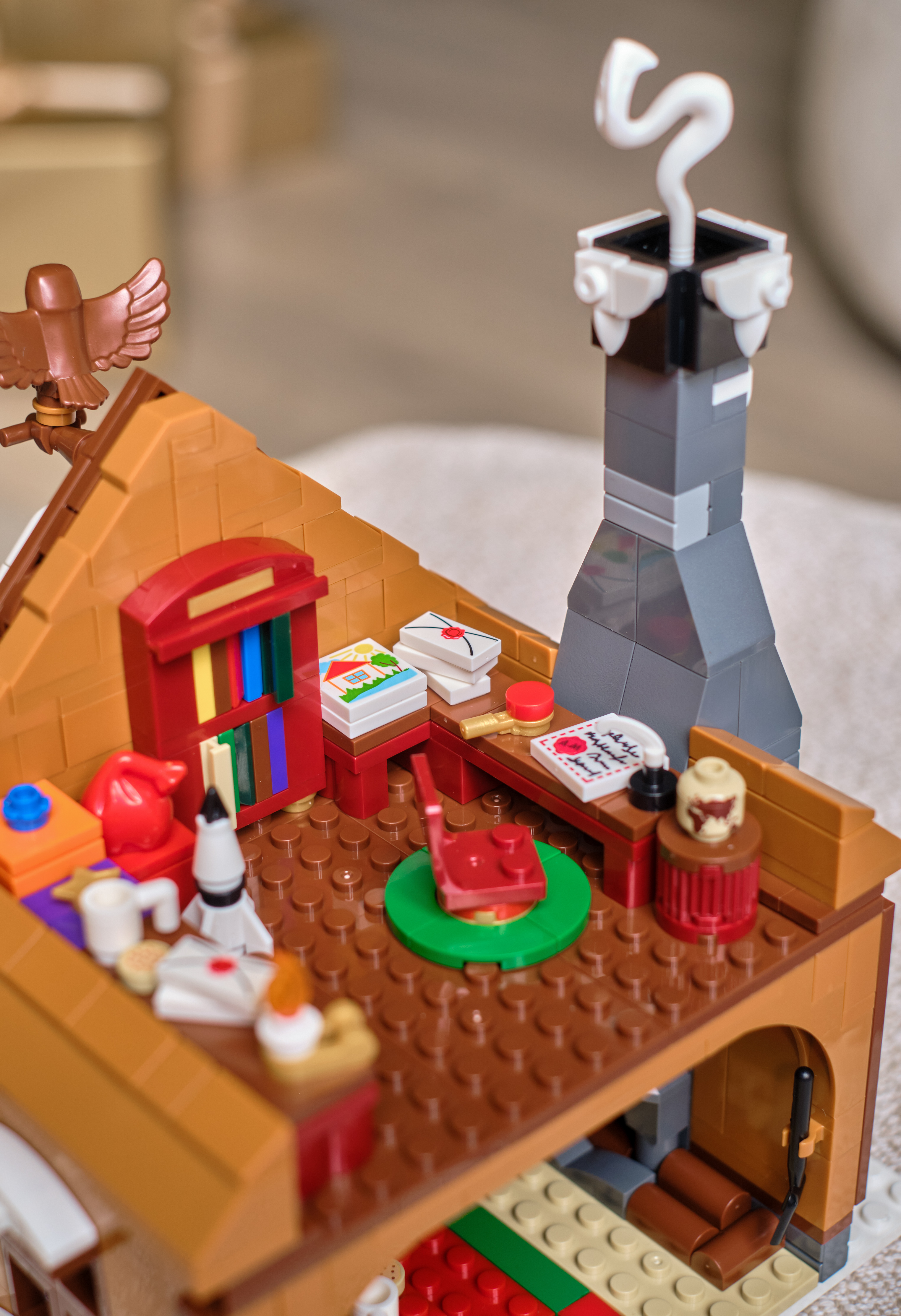 Конструктор brick labs Дом Деда Мороза 922 дет. - фото 6