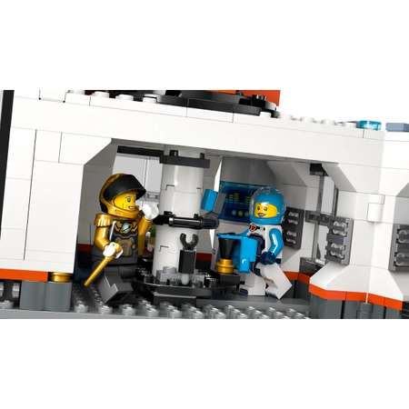 Конструктор LEGO City SpaceBase and RocketLaunchpad блочный