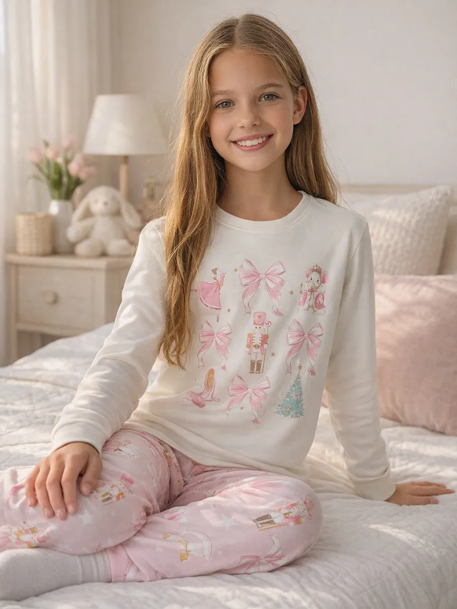 Изображение товара Уютная новогодняя пижама Mark Formelle для девочек и мальчиков Изображение товара Уютная новогодняя пижама Mark Formelle для девочек и мальчиков