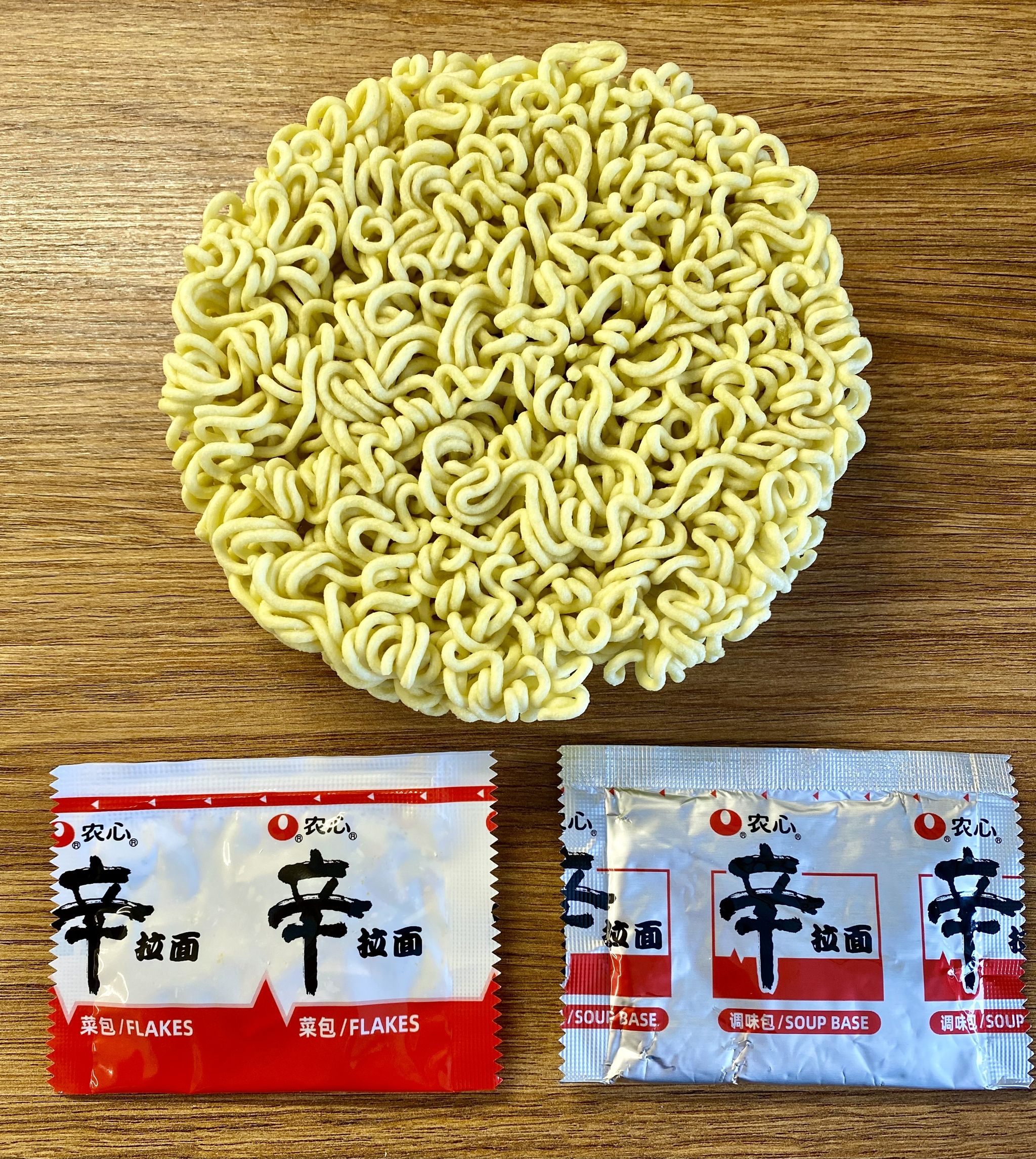 Лапша быстрого приготовления Nongshim морепродукты - фото 1