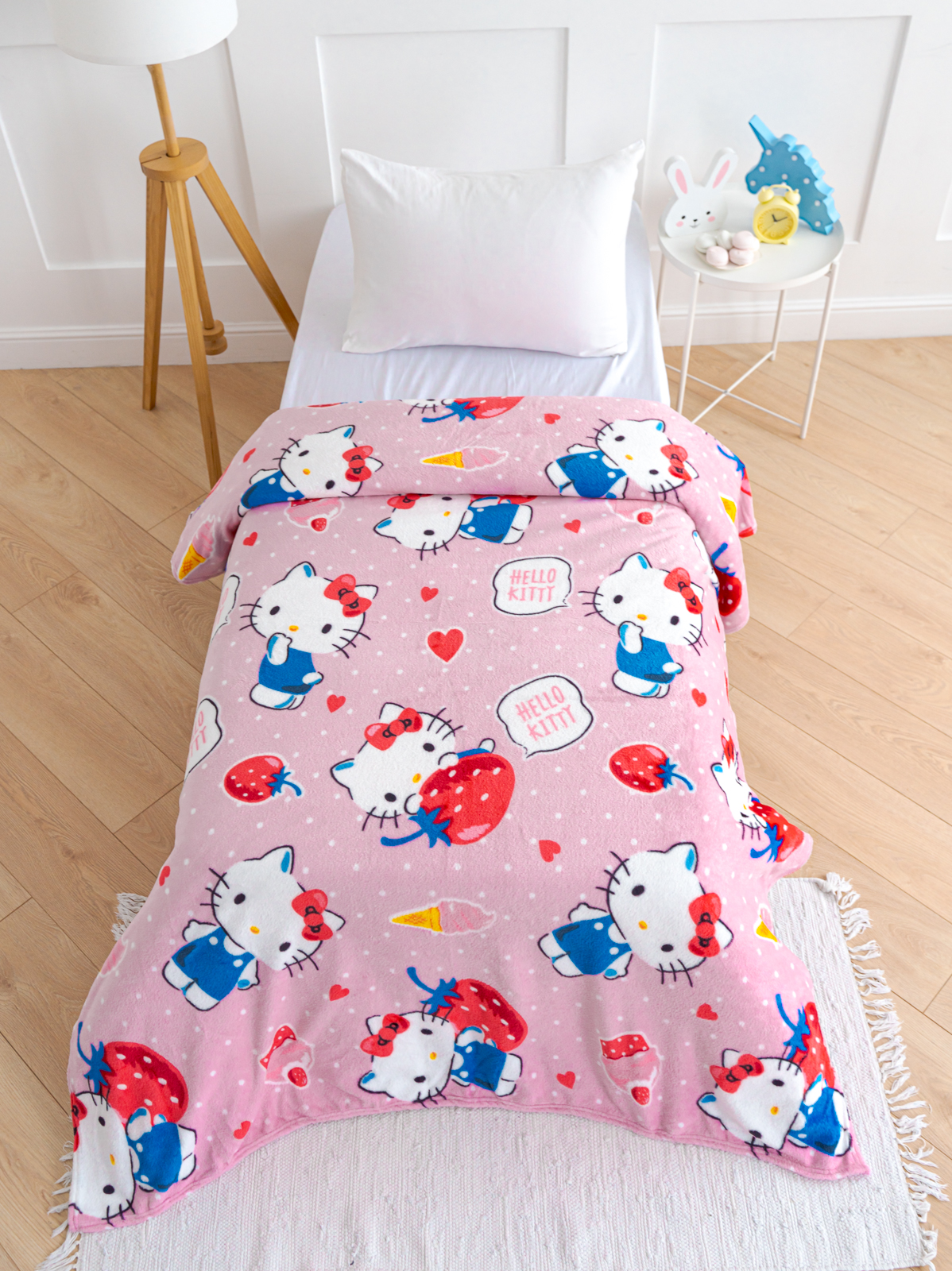 Плед детский Павлинка Аэро Софт Hello Kitty Клубнички р. 150*200 - фото 1