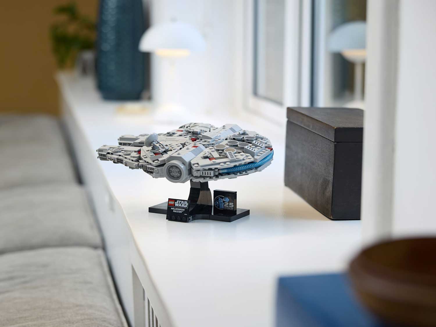 Конструктор LEGO Star Wars Сокол Тысячелетия 921 дет. - фото 8