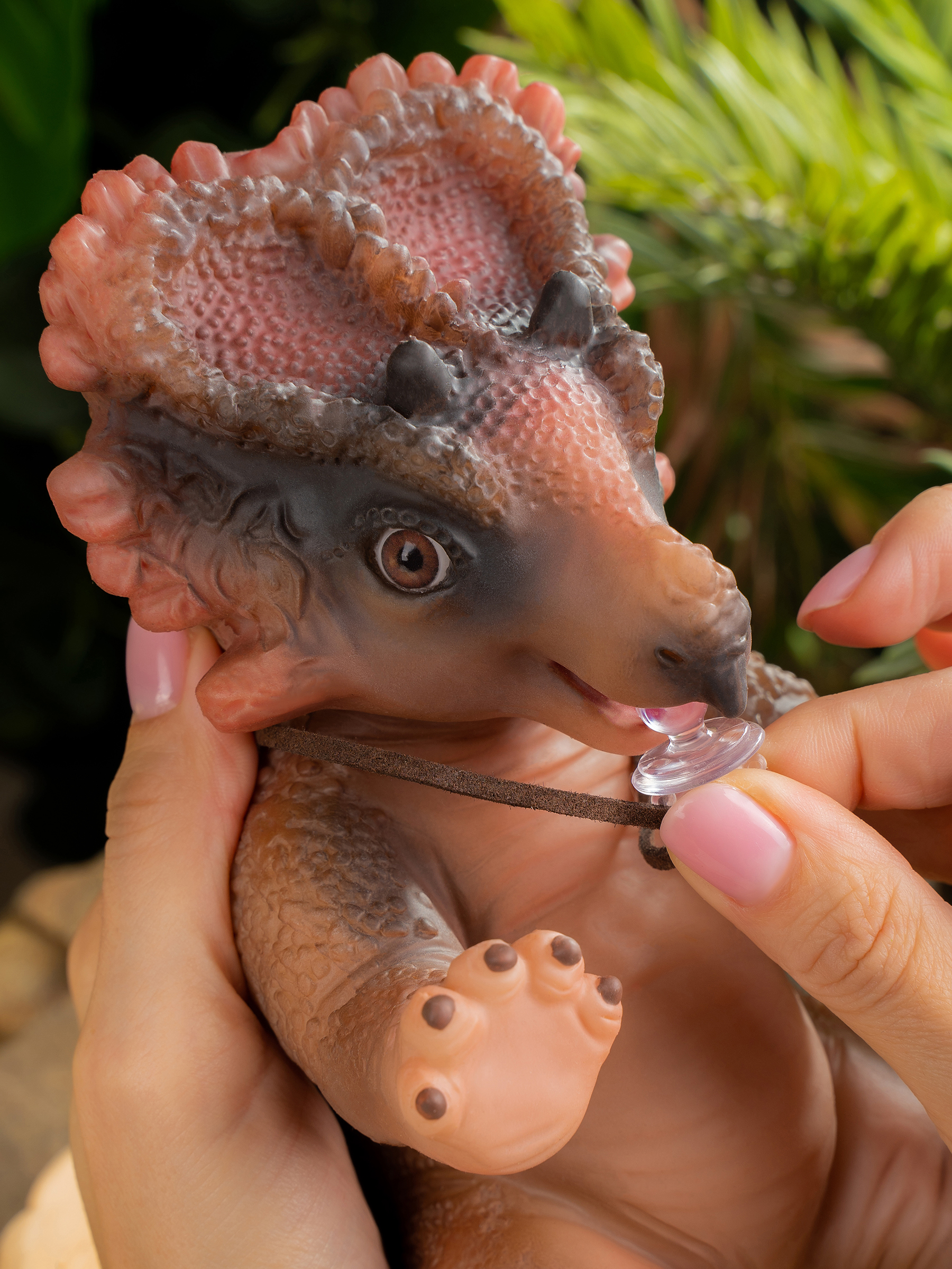 Кукла мини Magic Manufactory Magic Dino Трицератопс высота 24 см 4631163177450 - фото 23