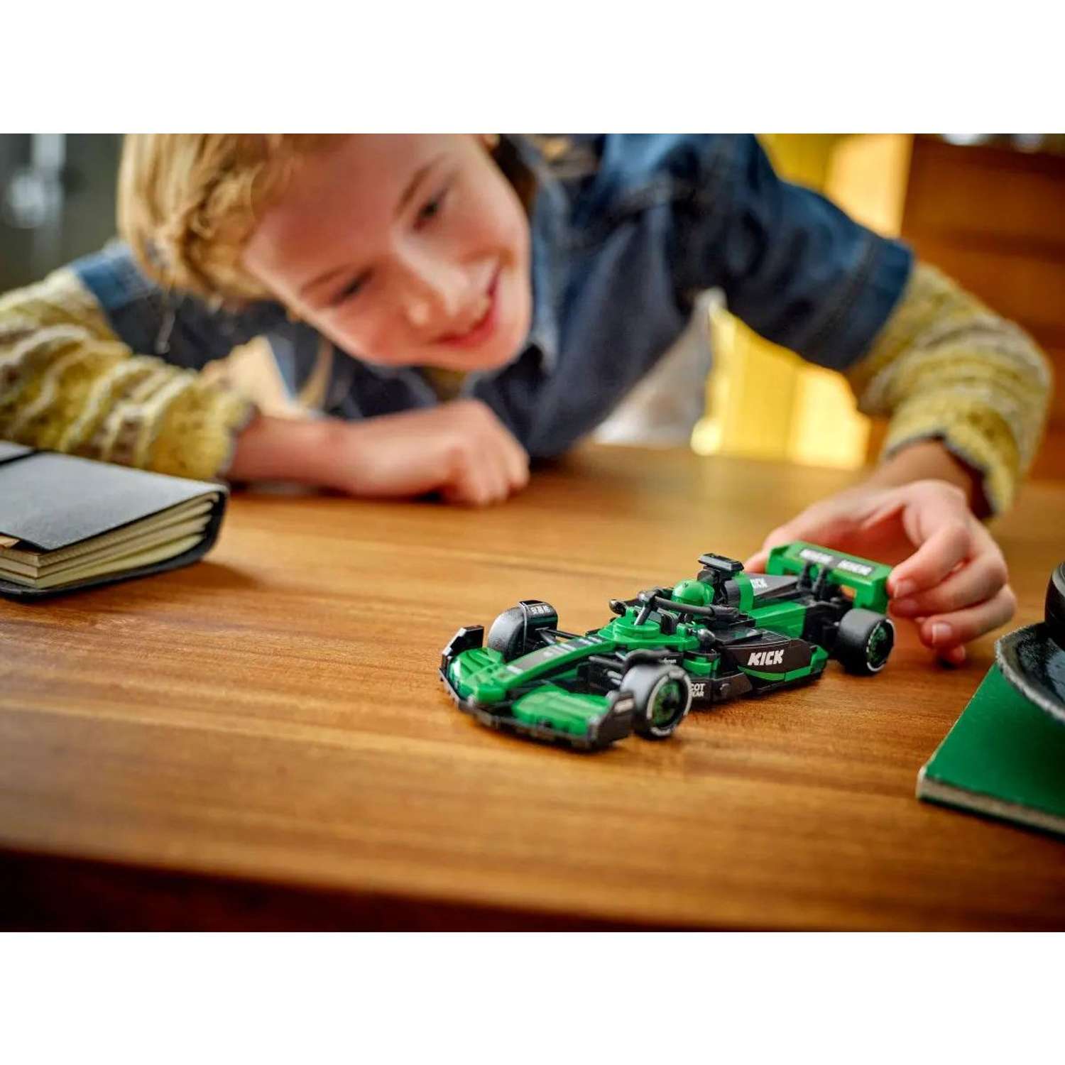 Конструктор LEGO Speed Champions Команда Кик Заубер блочный - фото 8