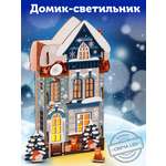 Новогодний декор Collaba time Домик зимний с мезонином с LED-свечой