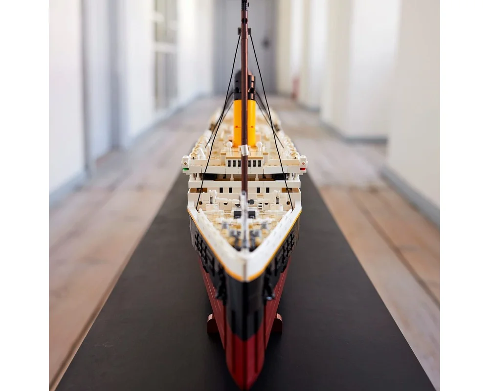 Конструктор LEGO Creator Expert 10294 9090 дет. - фото 23