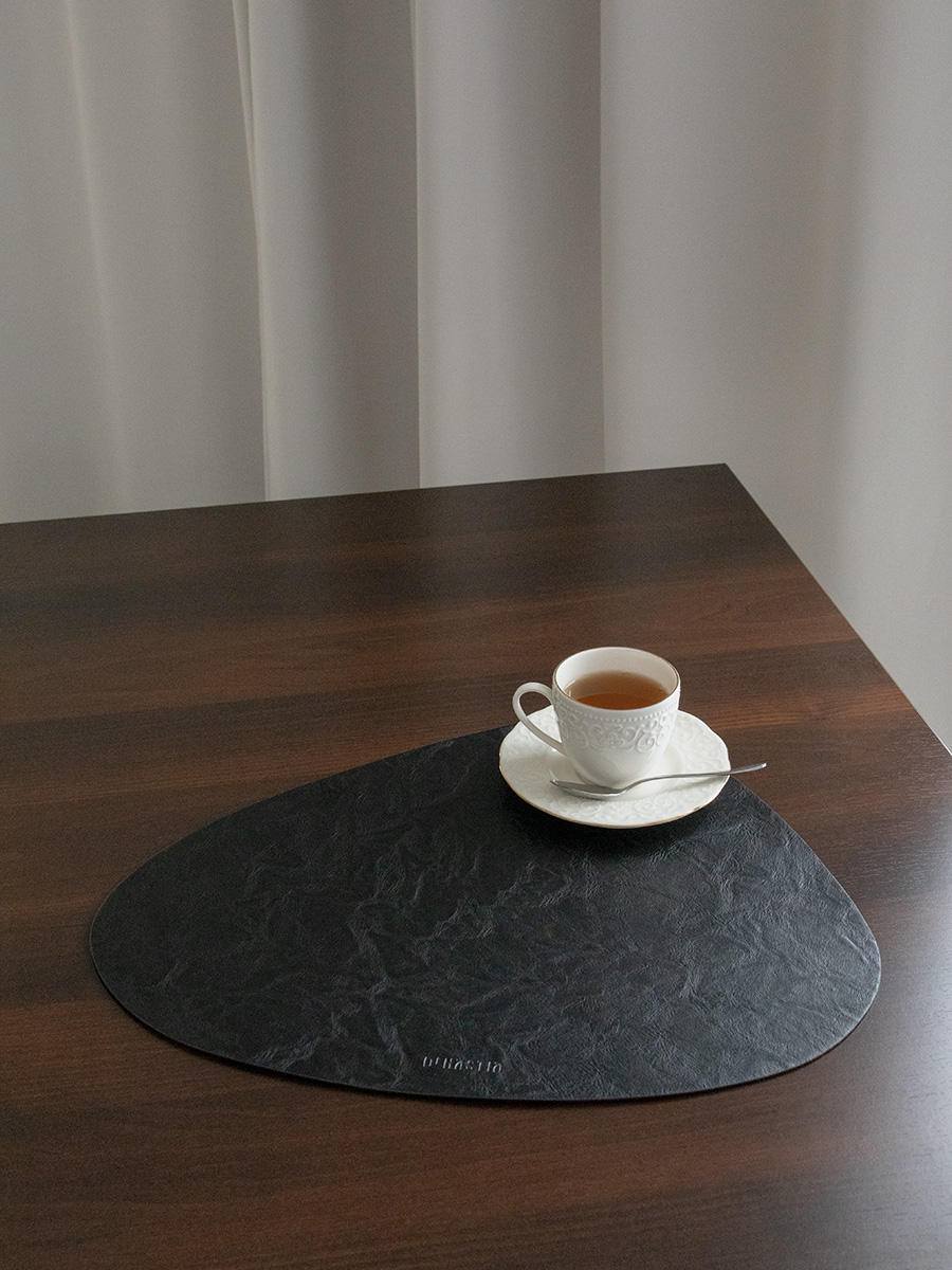 Салфетка сервировочная DeNASTIA Металлик 45x36 см экокожа черный E000585 - фото 1