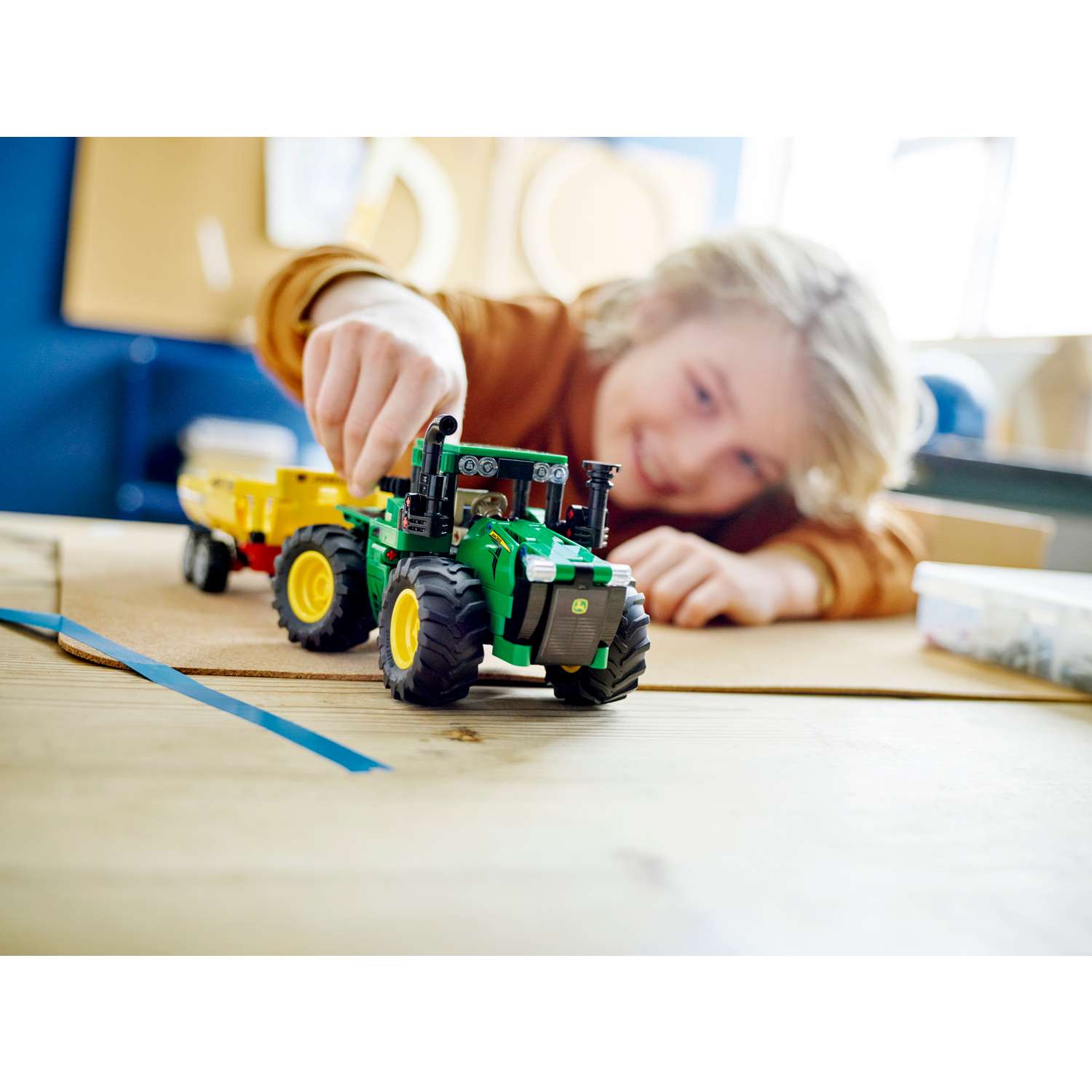 Конструктор LEGO Technic John Deere Tractor 390 дет. - фото 8