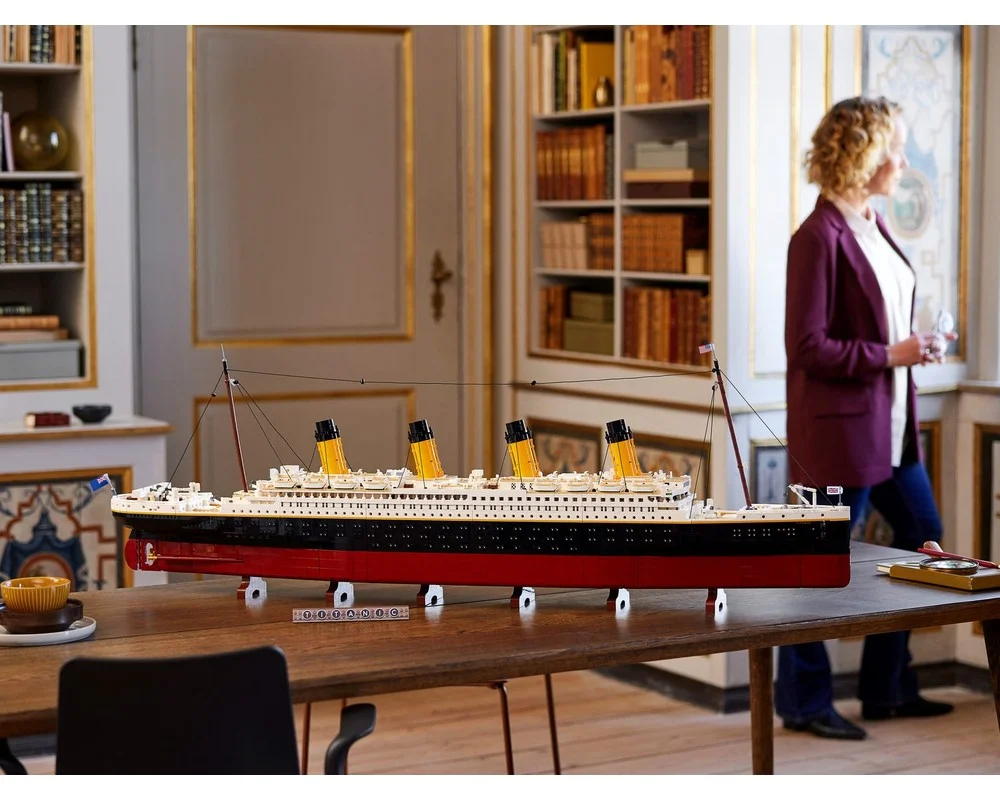 Конструктор LEGO Creator Expert 10294 9090 дет. - фото 28