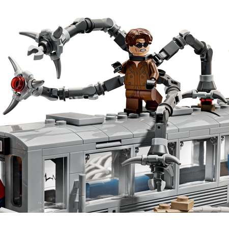 Конструктор LEGO Marvel Super Heroes Spider-Man vs.Doc Ock 393 дет.