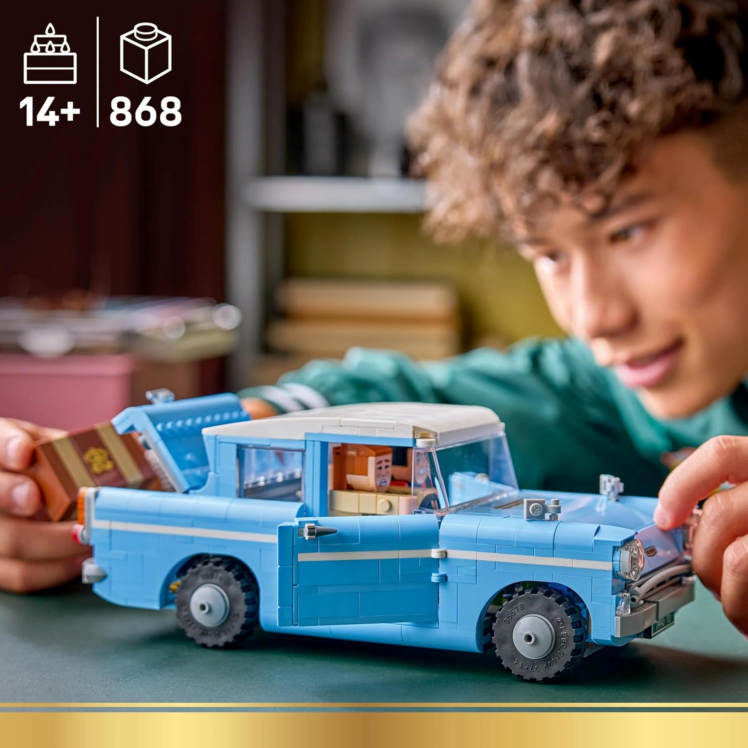 Конструктор LEGO Harry Potter Летающий Ford Anglia 868 дет. - фото 9