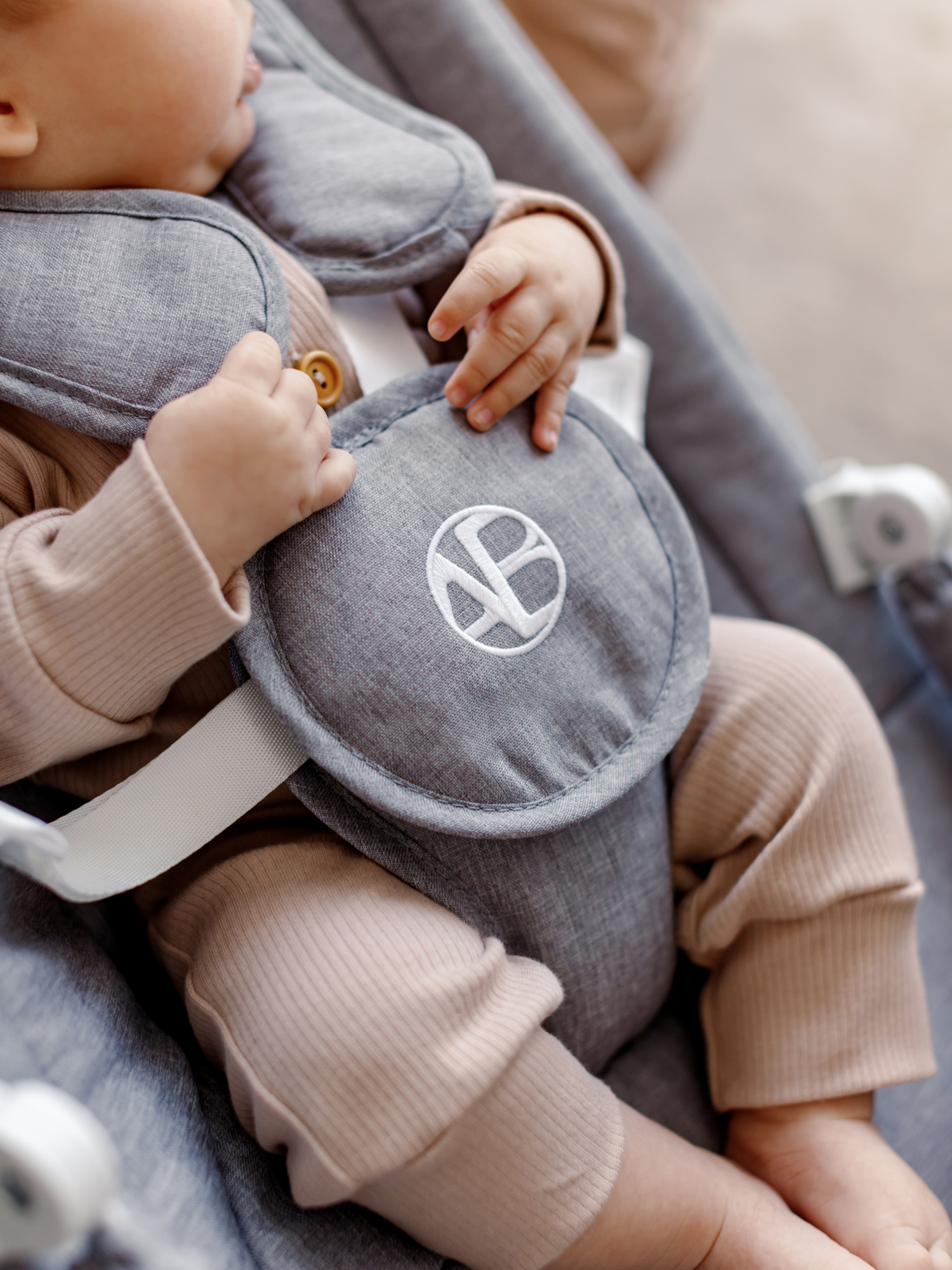 Электронные качели серый Amarobaby Happy swing - фото 25