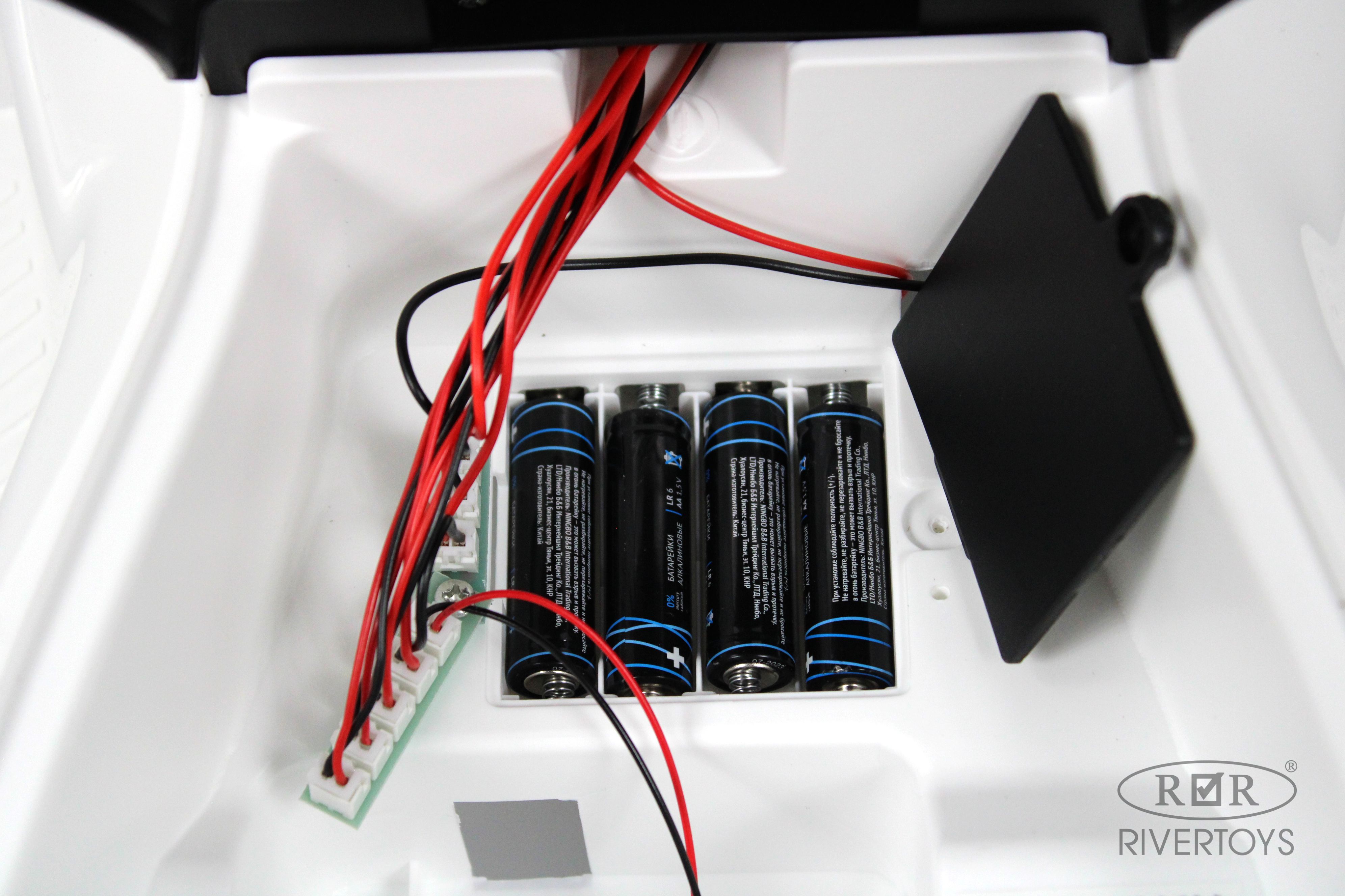 Каталка RIVERTOYS Mercedes-BenzG63 White Diamond белый - фото 18