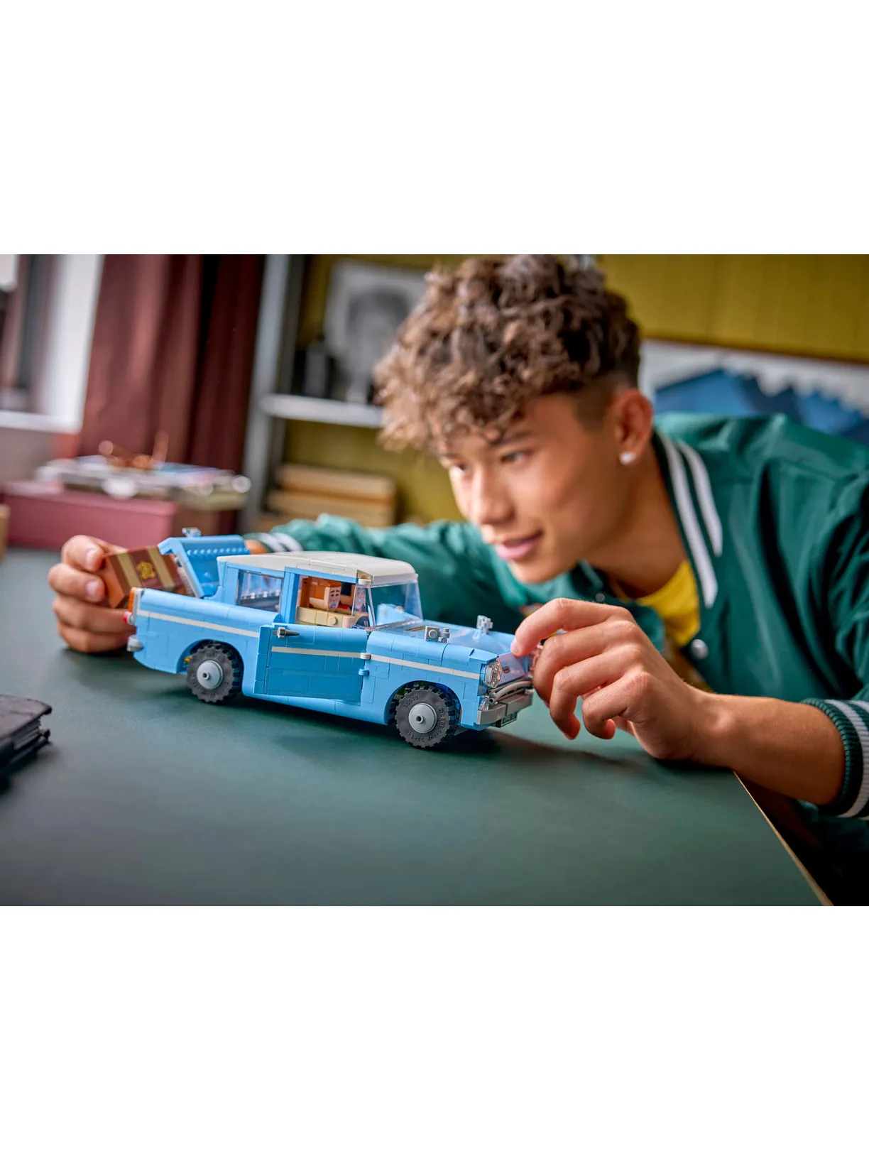 Конструктор LEGO Harry Potter Ford Anglia 868 дет. - фото 8